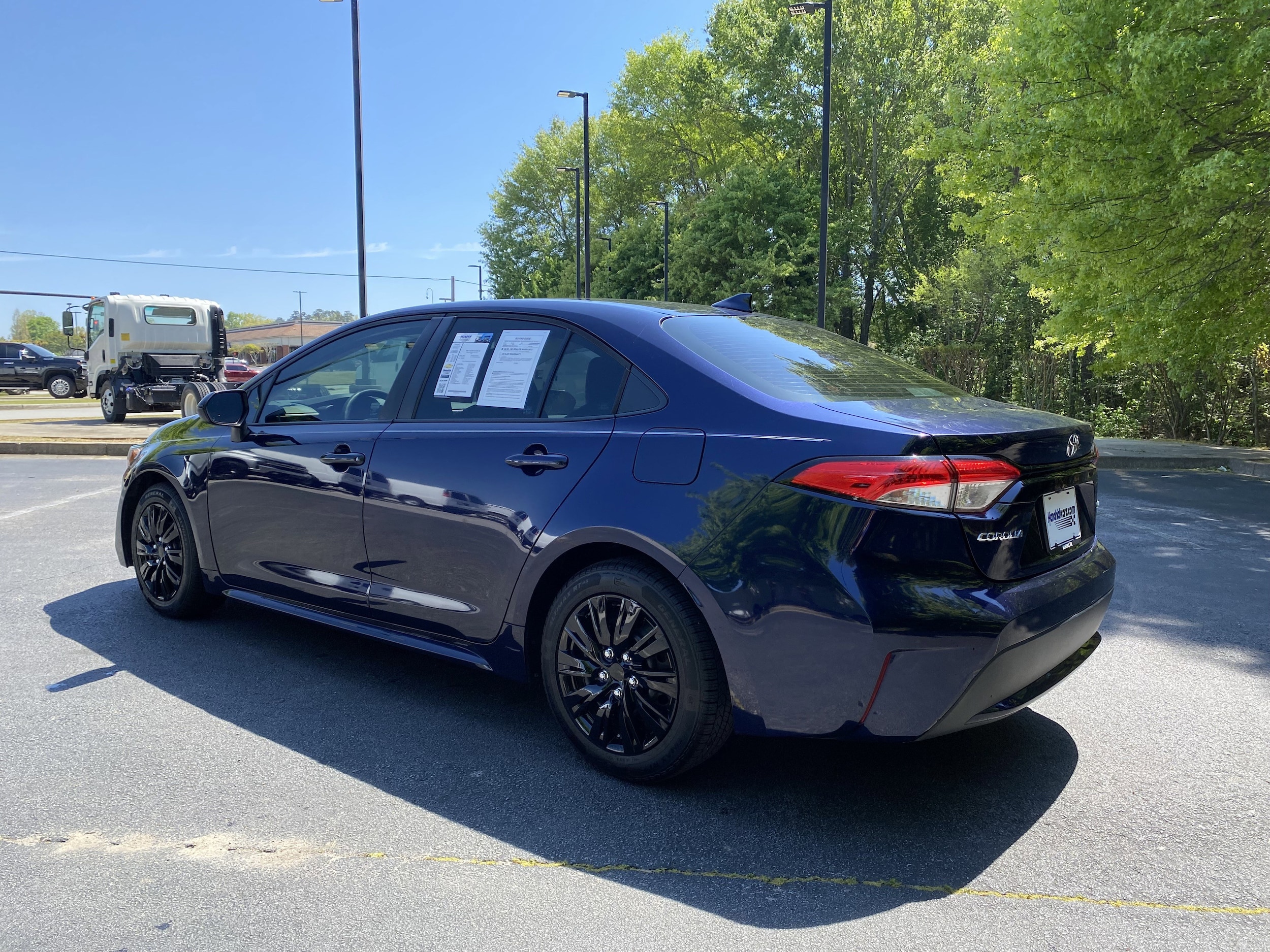 2021 Toyota Corolla LE photo 6