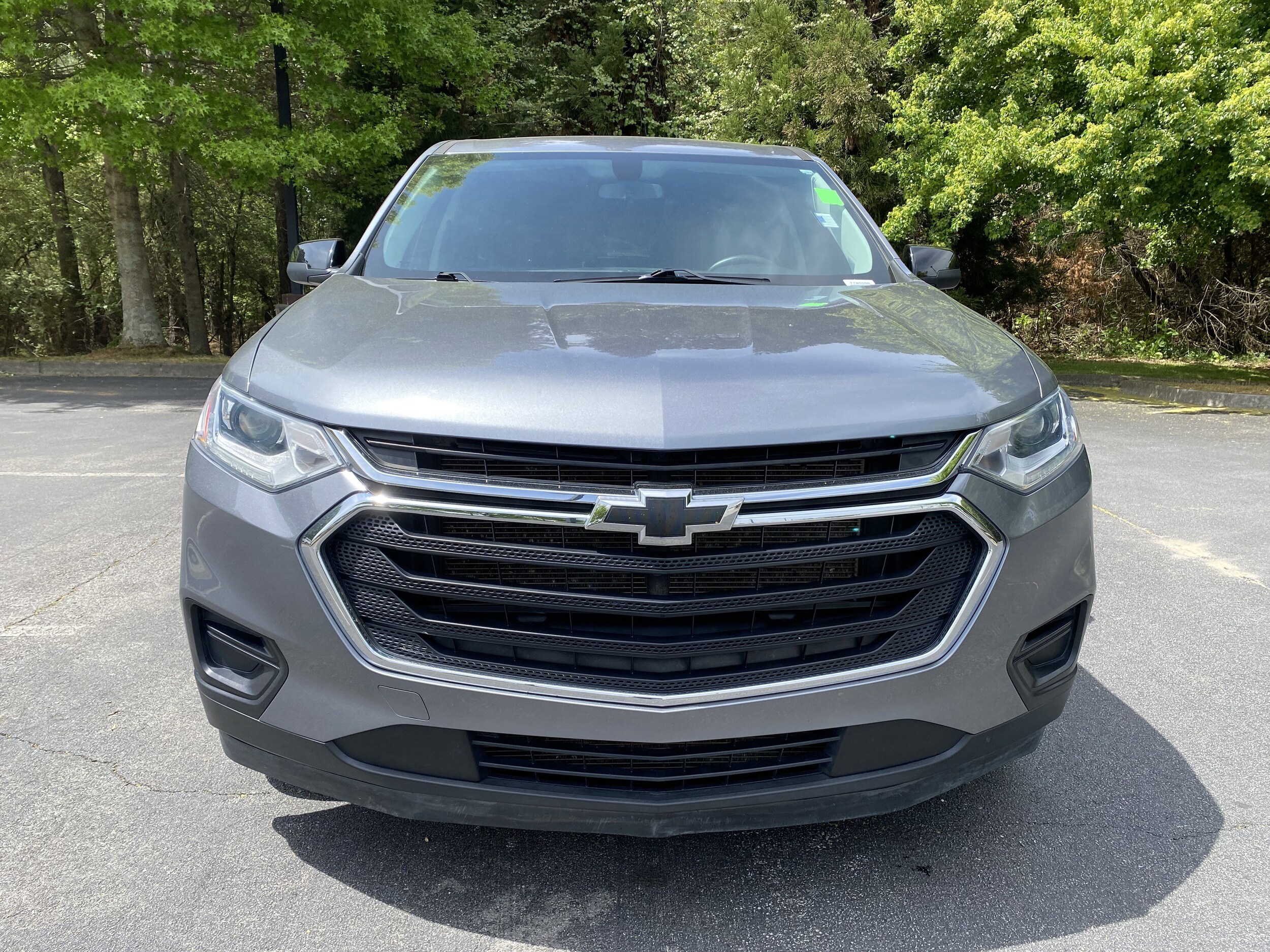 2021 Chevrolet Traverse LS photo 2