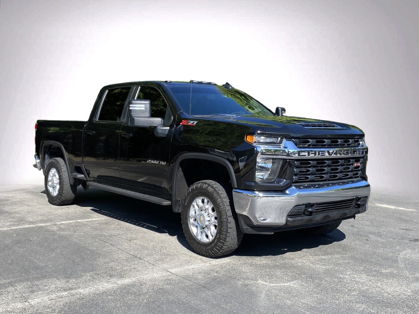 2023 Chevrolet Silverado 2500HD LT photo 2
