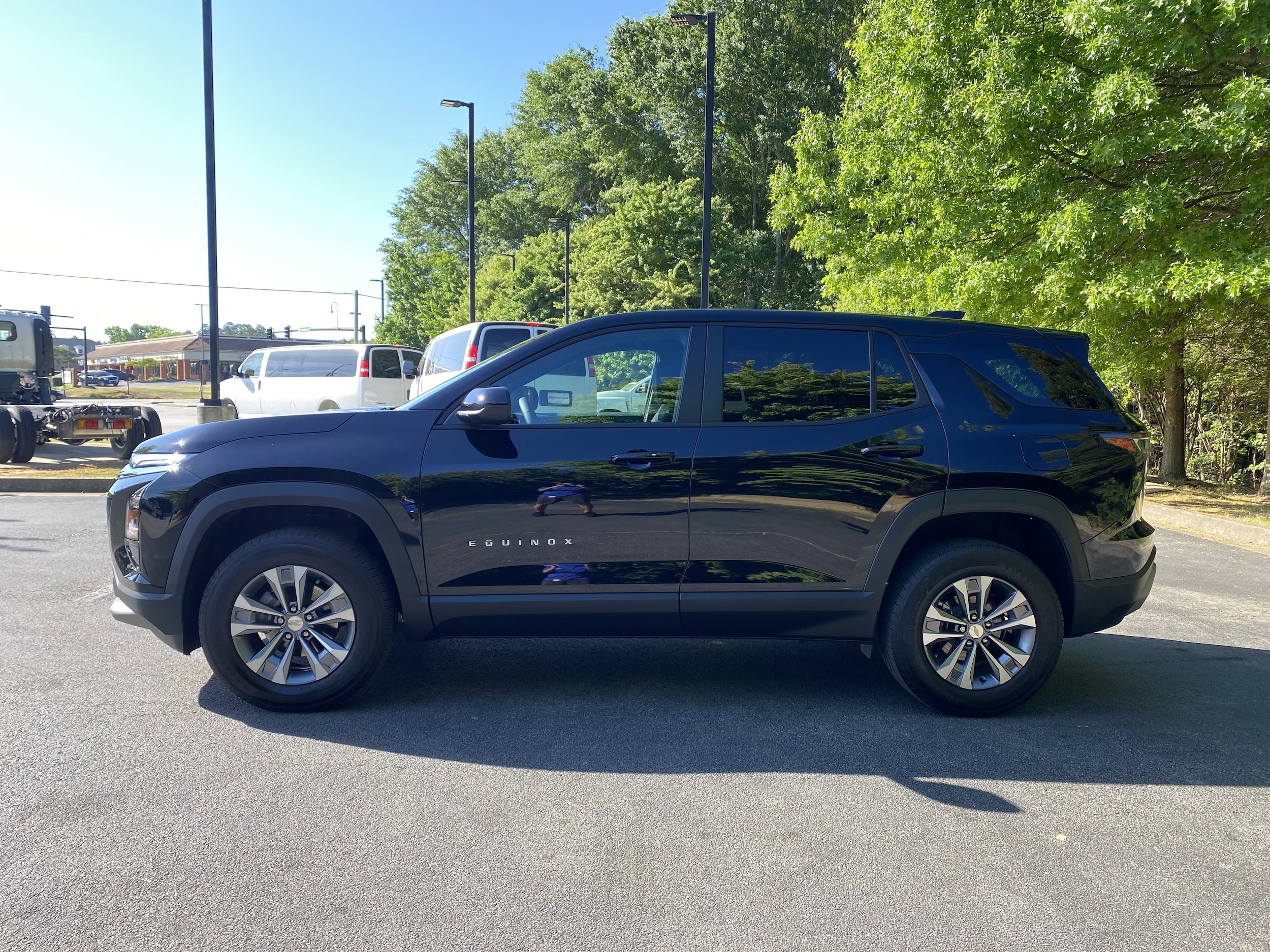 2026 Chevrolet Equinox FWD LT photo 5