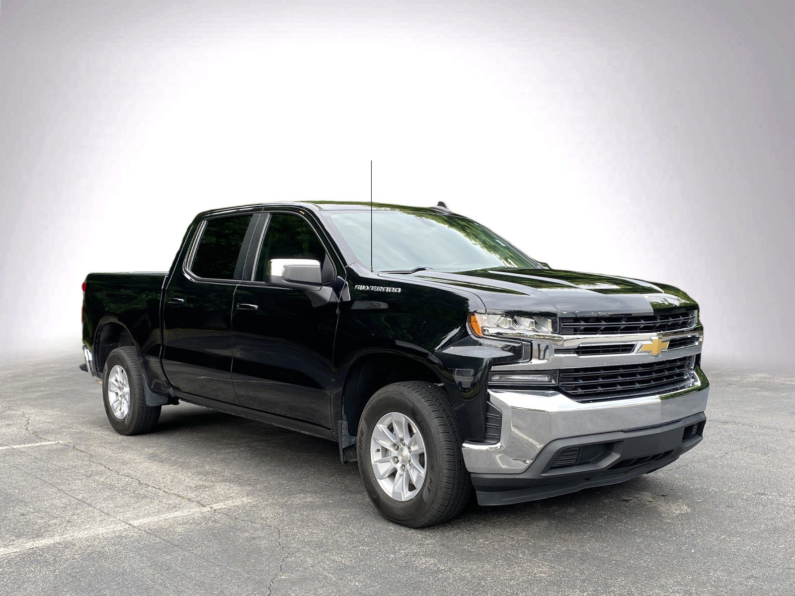 2022 Chevrolet Silverado 1500 LTD LT photo 2