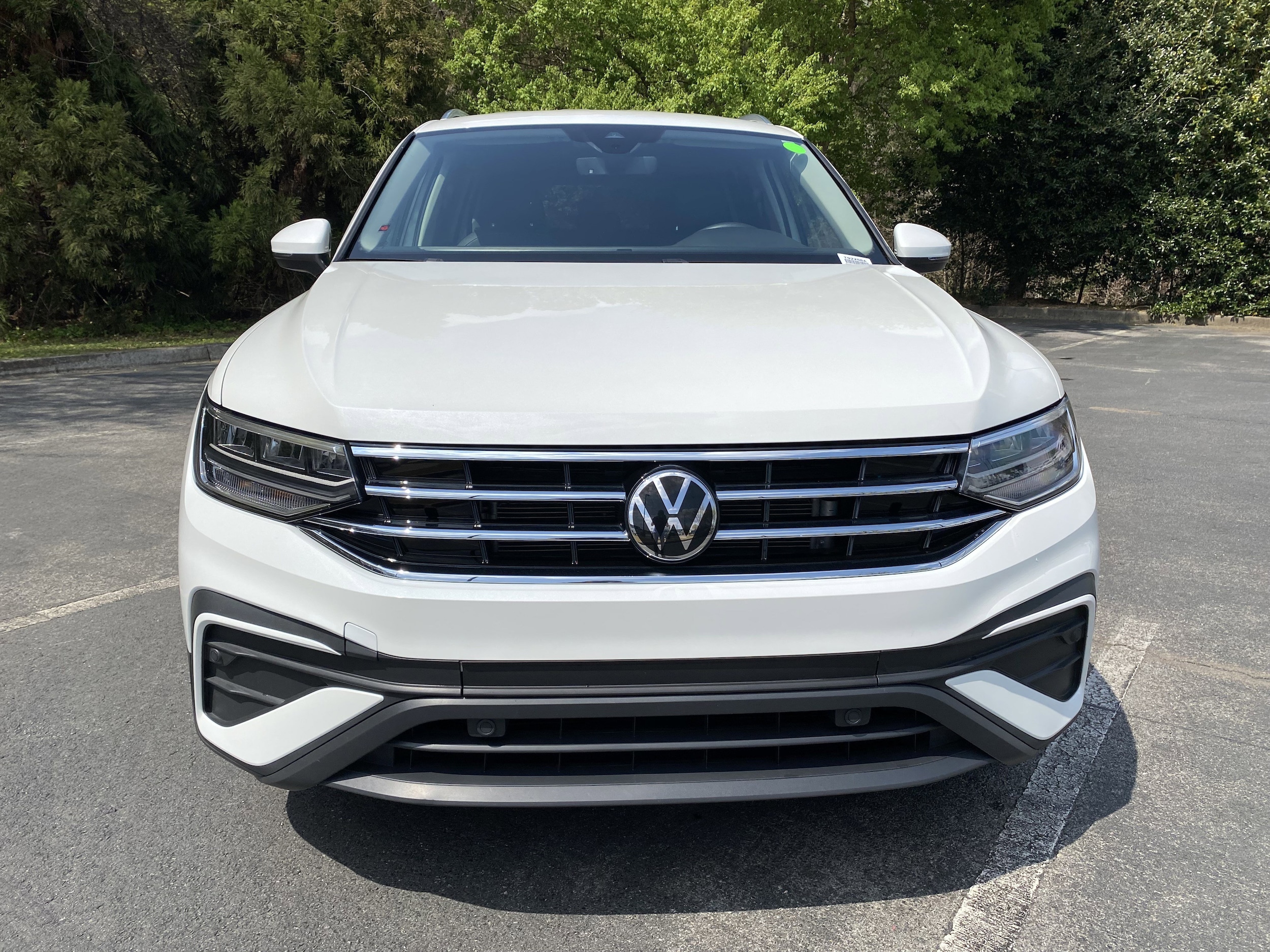 2023 Volkswagen Tiguan SE photo 2