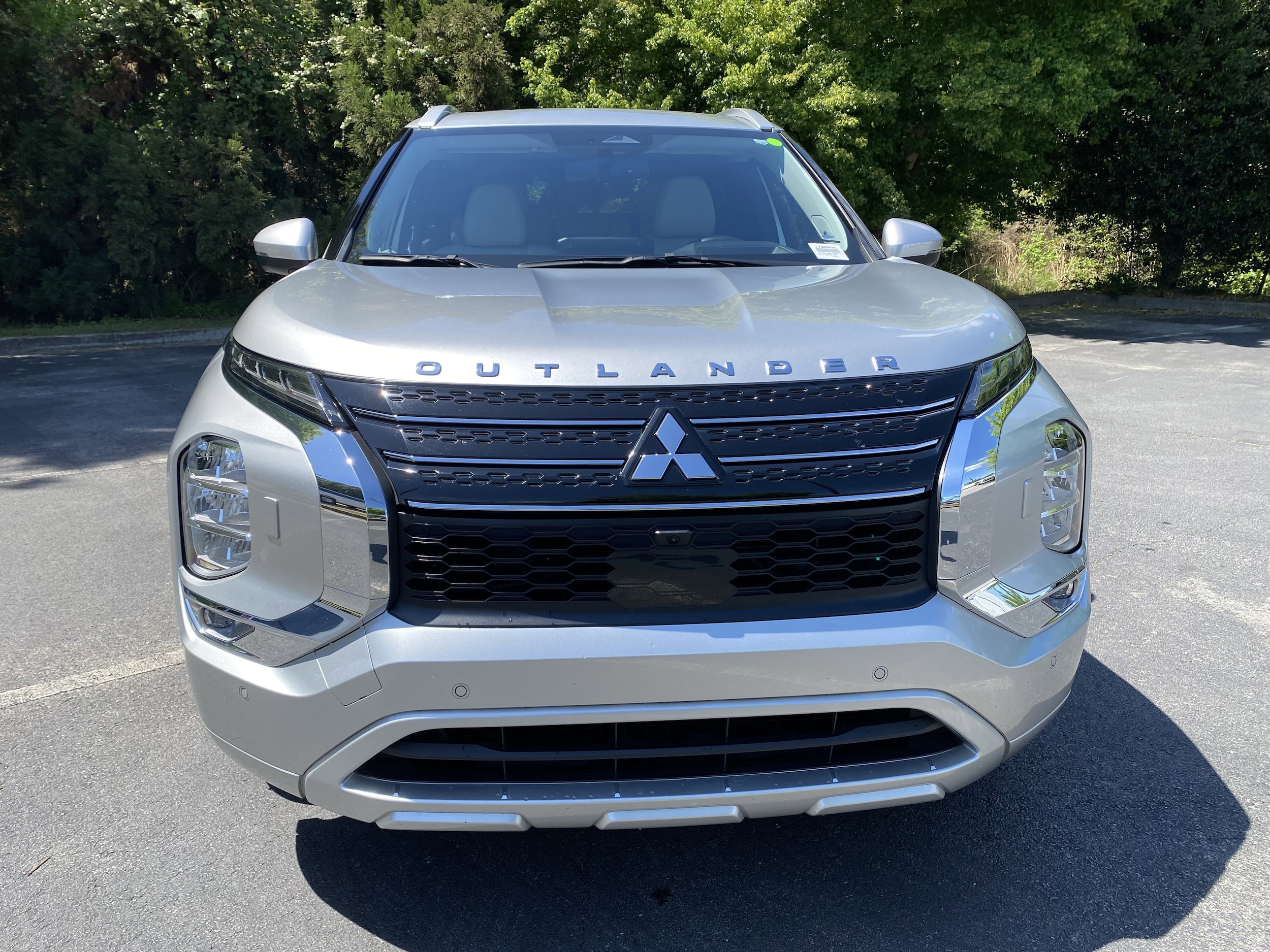 2024 Mitsubishi Outlander Plug-In Hybrid SEL photo 2