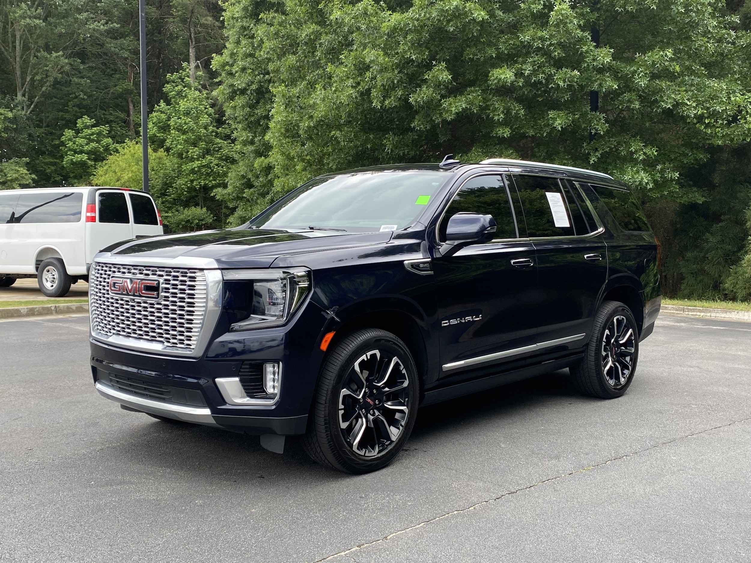 2023 GMC Yukon Denali photo 4