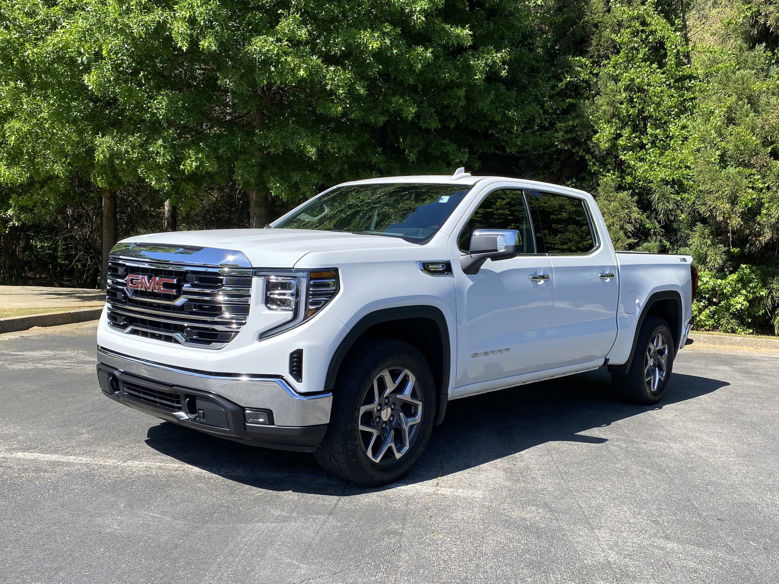 2023 GMC Sierra 1500 SLT photo 4