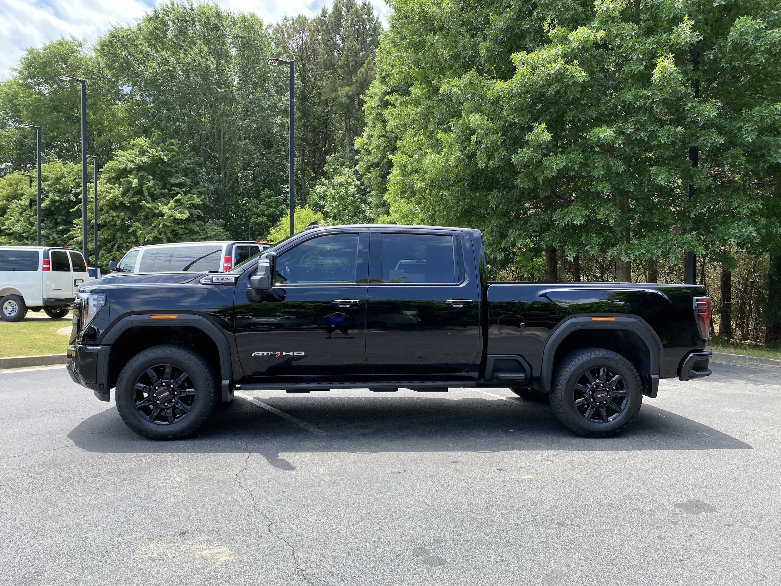 2025 GMC Sierra 2500HD AT4 photo 4