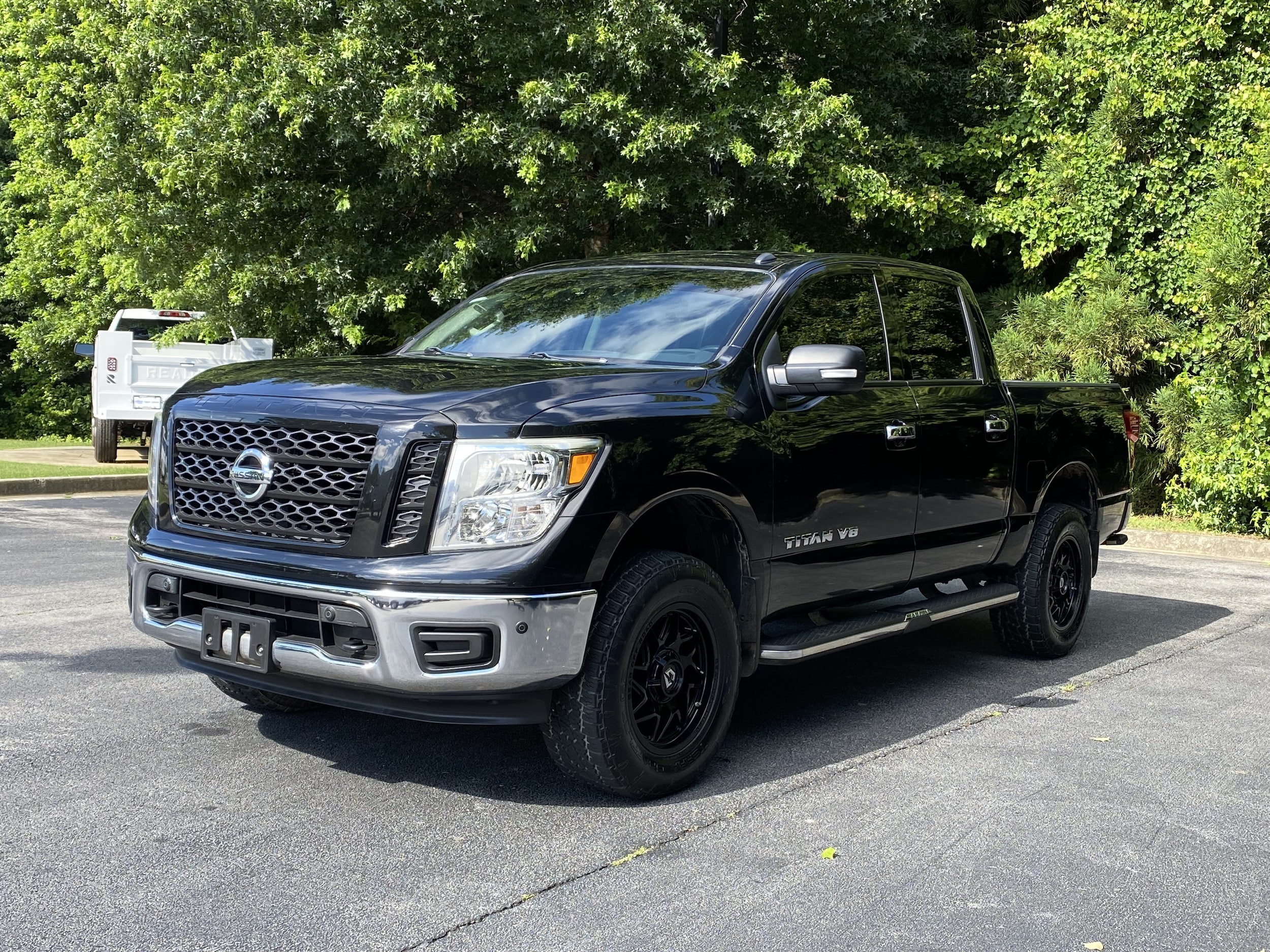Nissan Titan SV