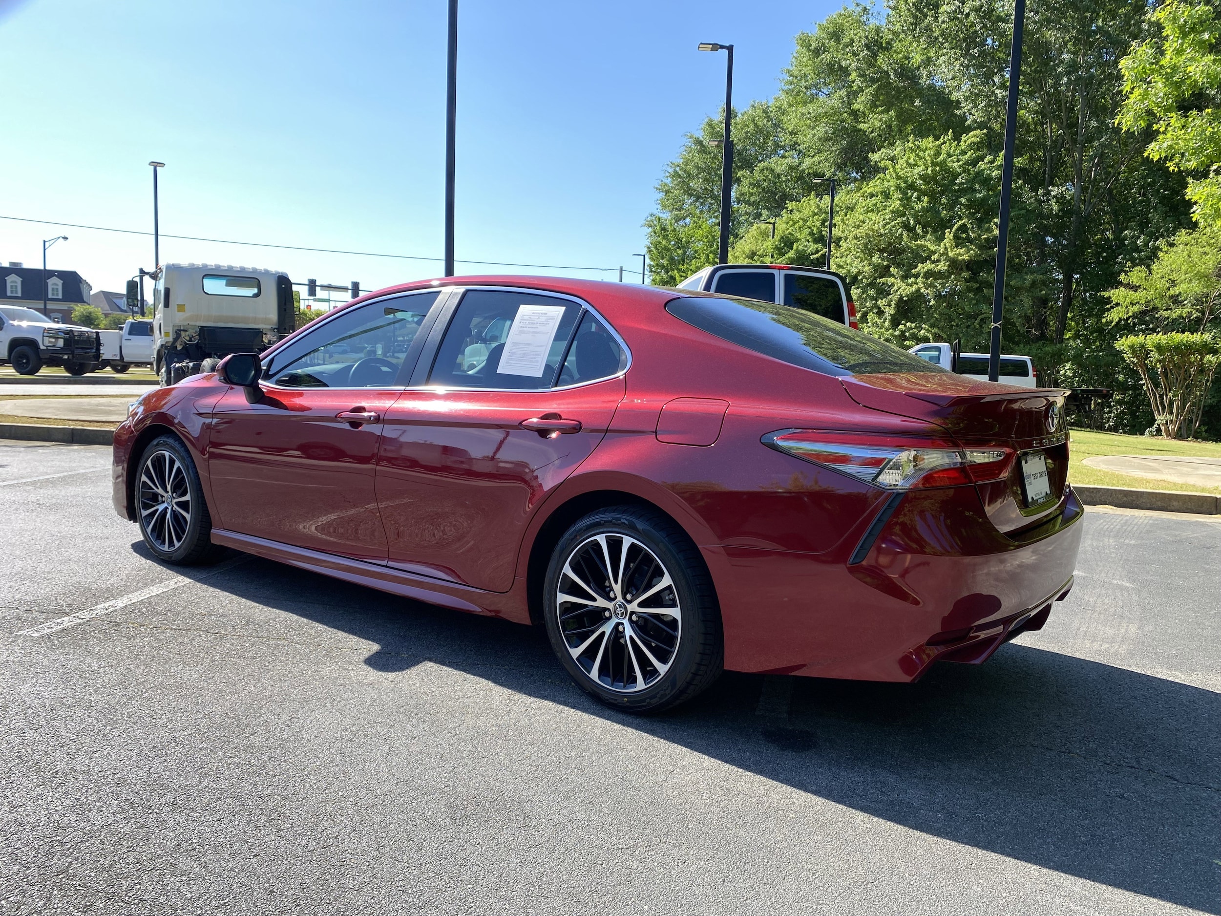 2018 Toyota Camry SE photo 6