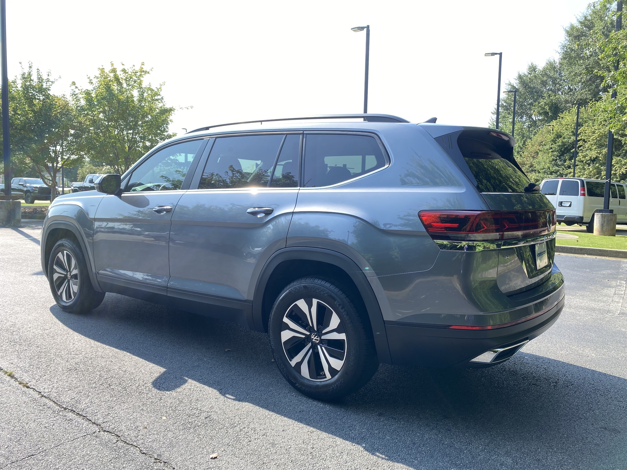 2025 Volkswagen Atlas 2.0T SE