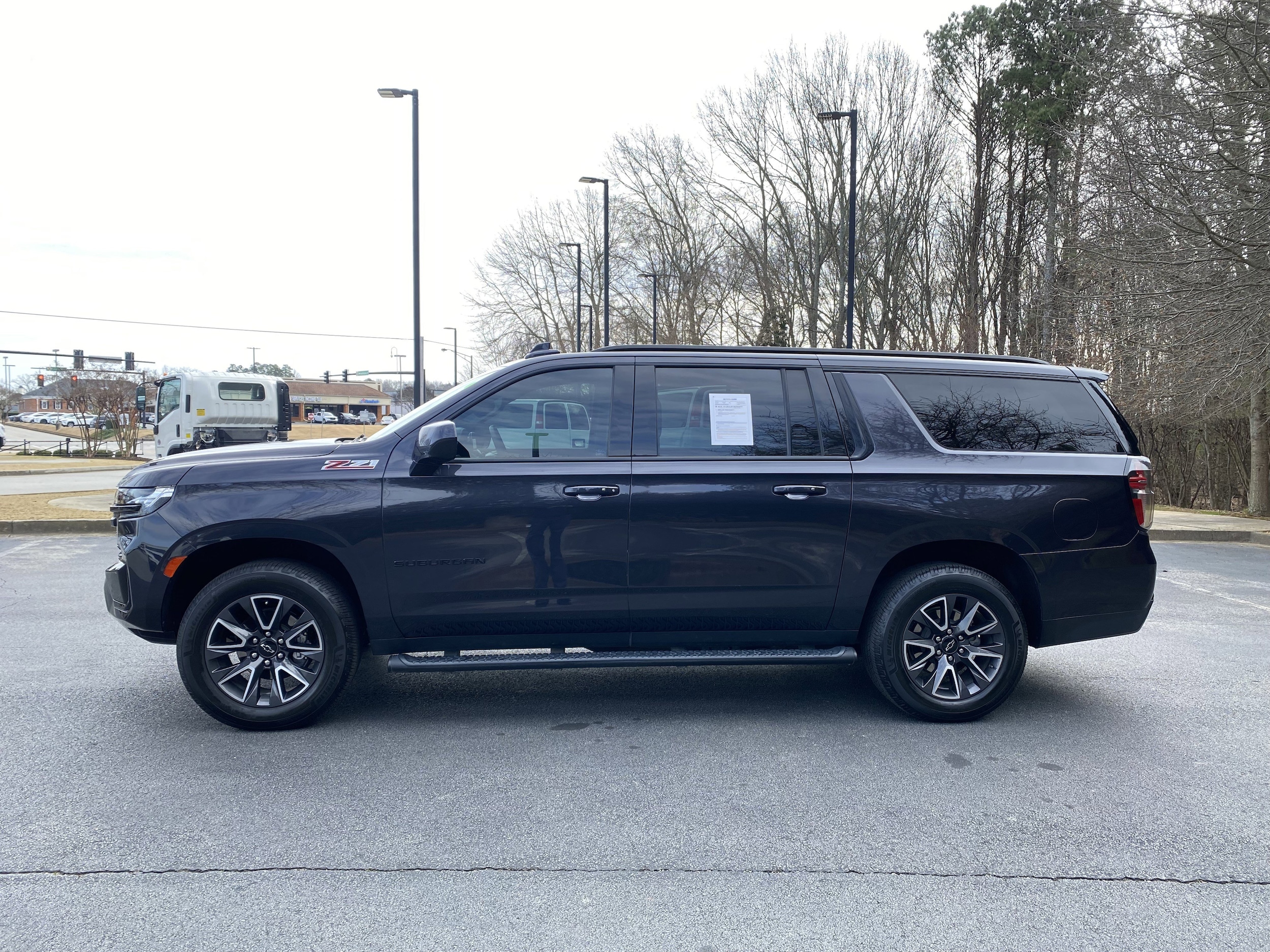 2023 Chevrolet Suburban Z71 photo 5