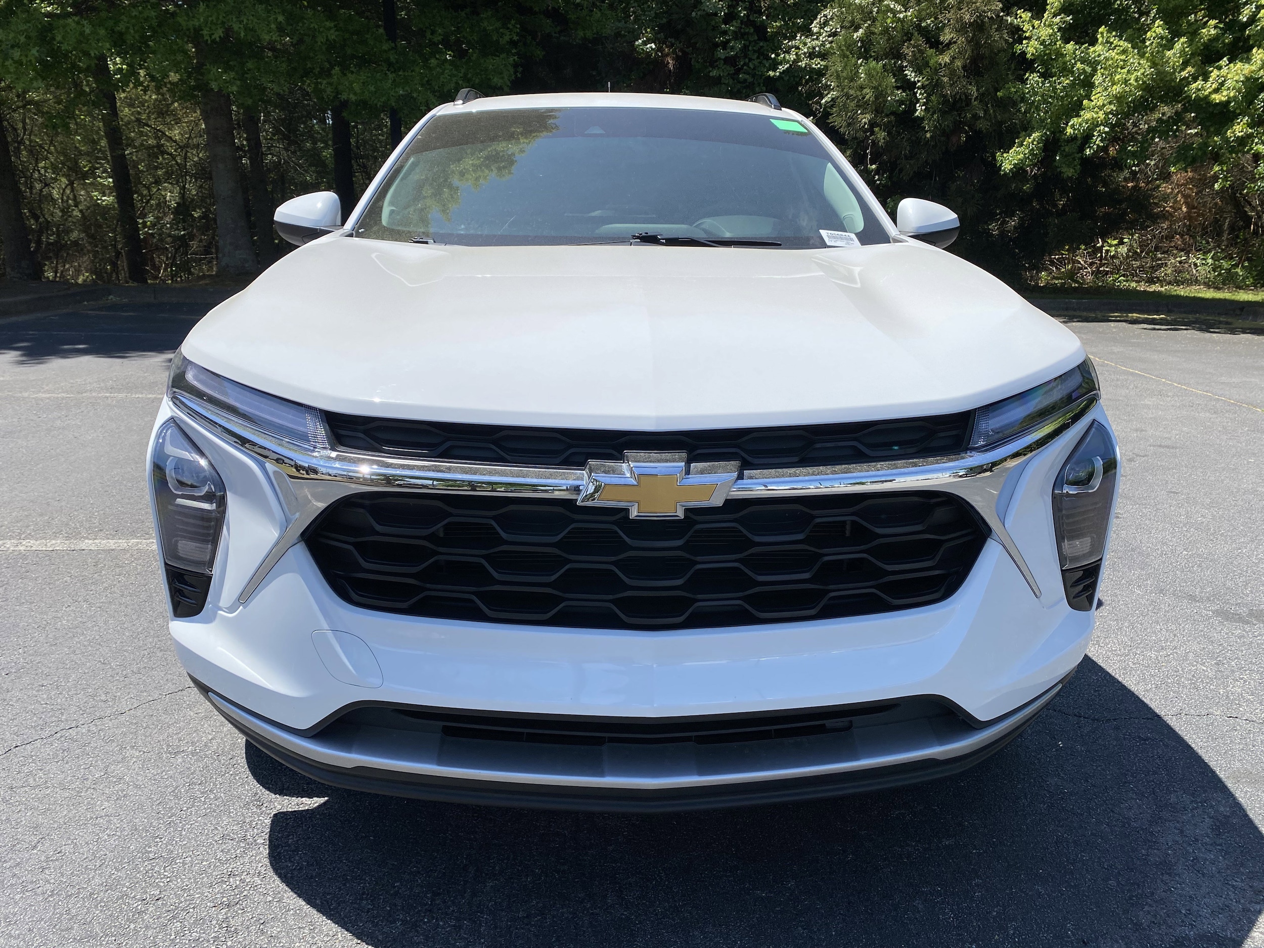 2024 Chevrolet Trax LT photo 2