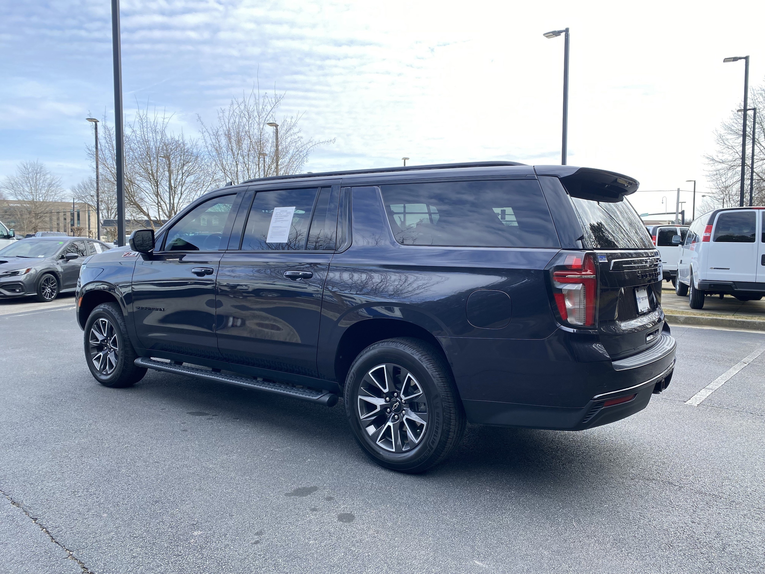 2023 Chevrolet Suburban Z71 photo 6