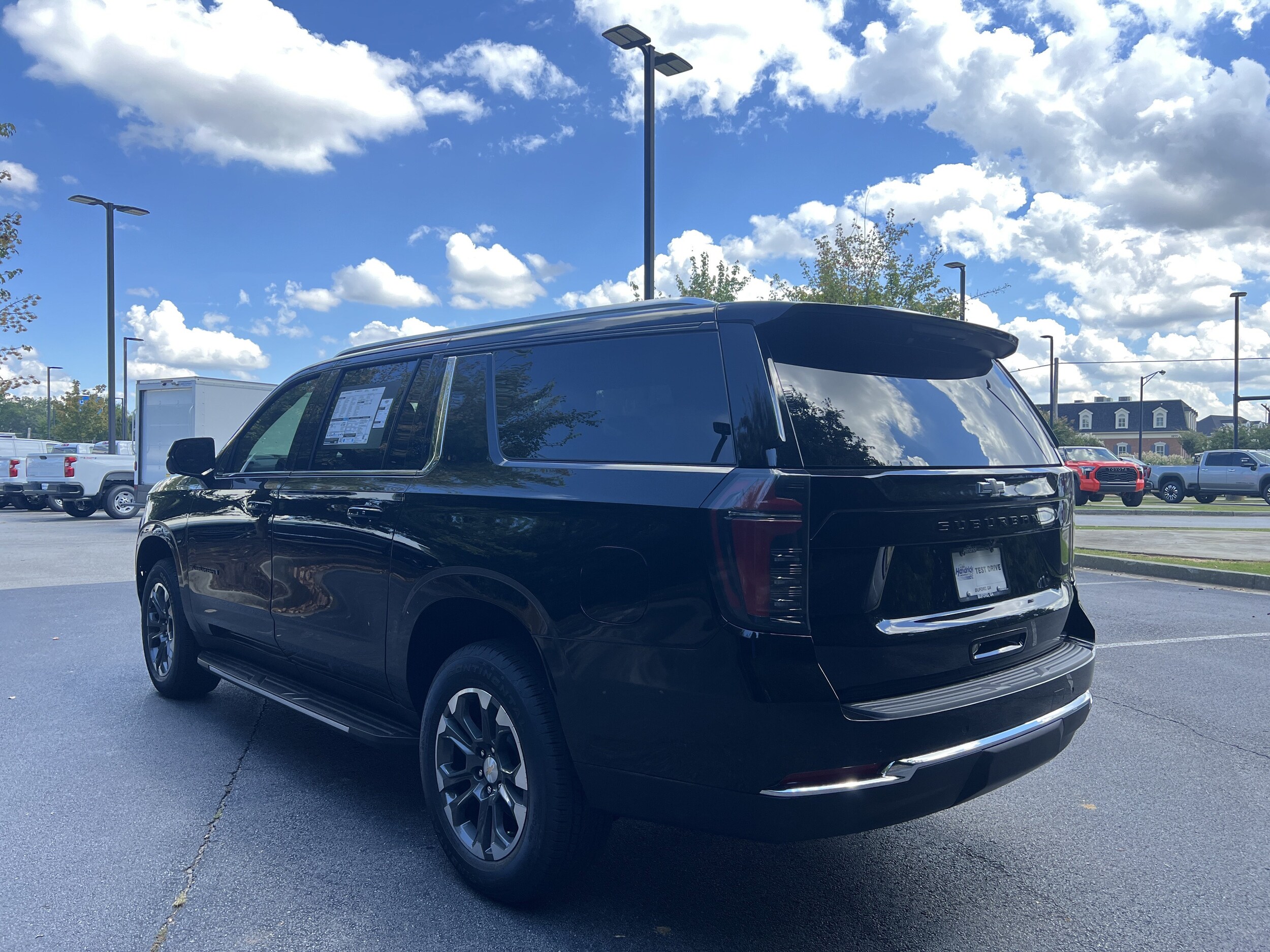 2026 Chevrolet Suburban LS