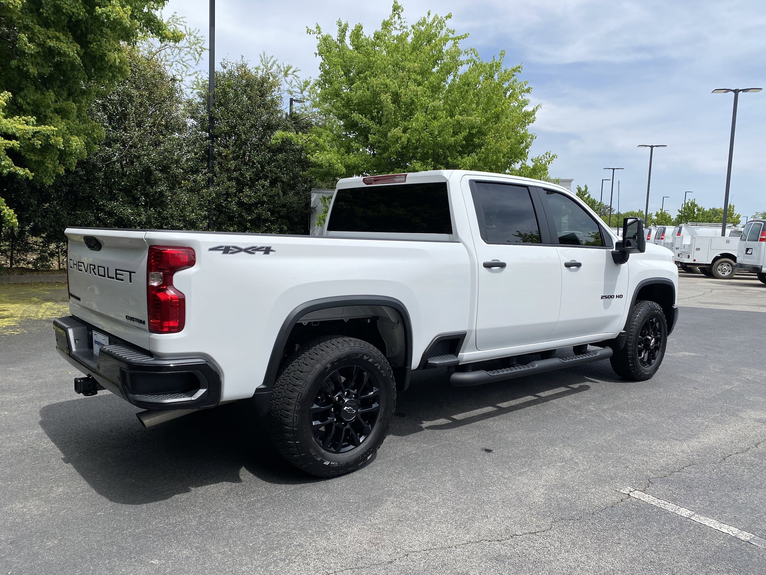 2026 Chevrolet Silverado 2500HD Custom photo 3