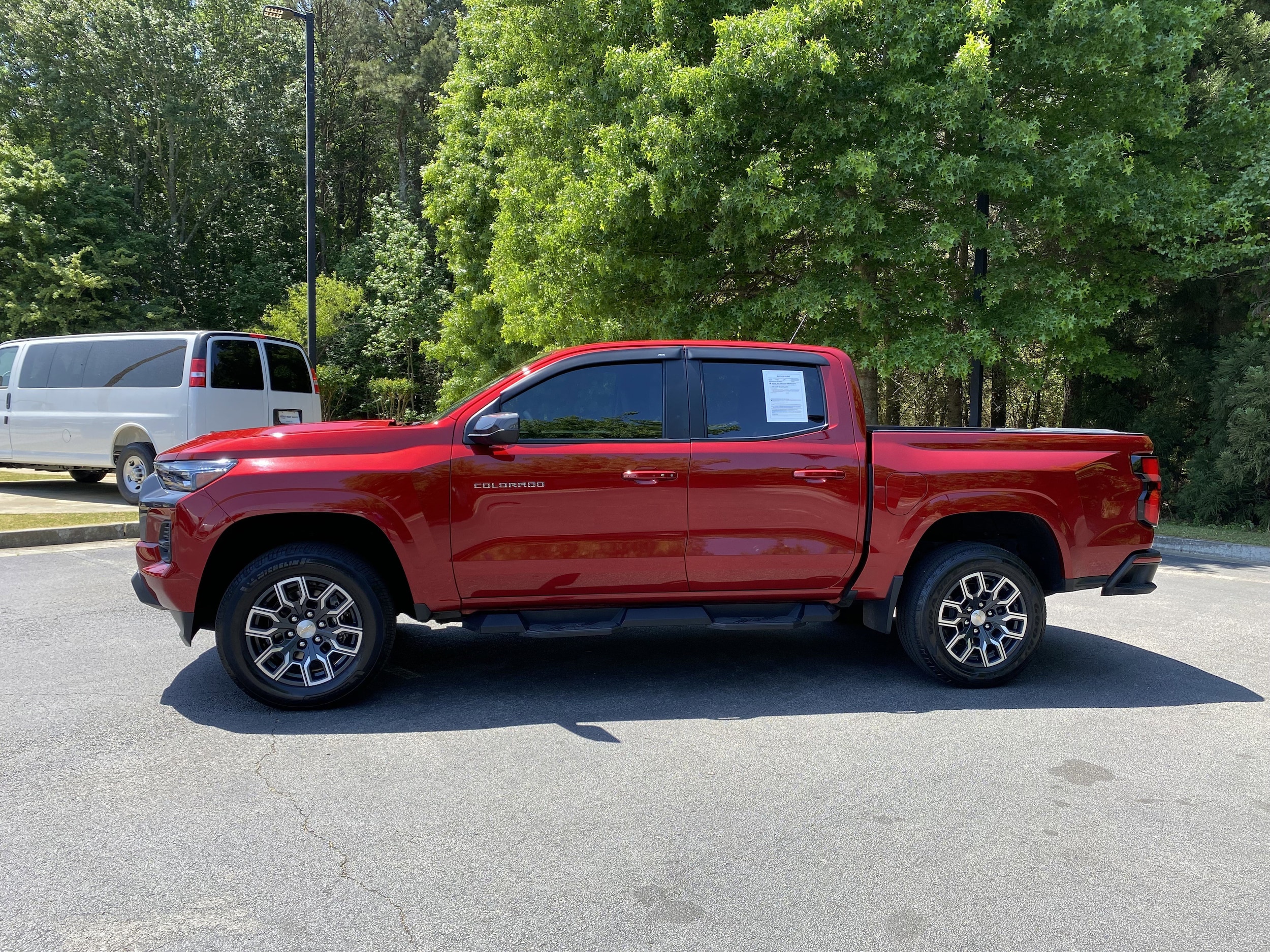 2023 Chevrolet Colorado 2WD LT photo 5