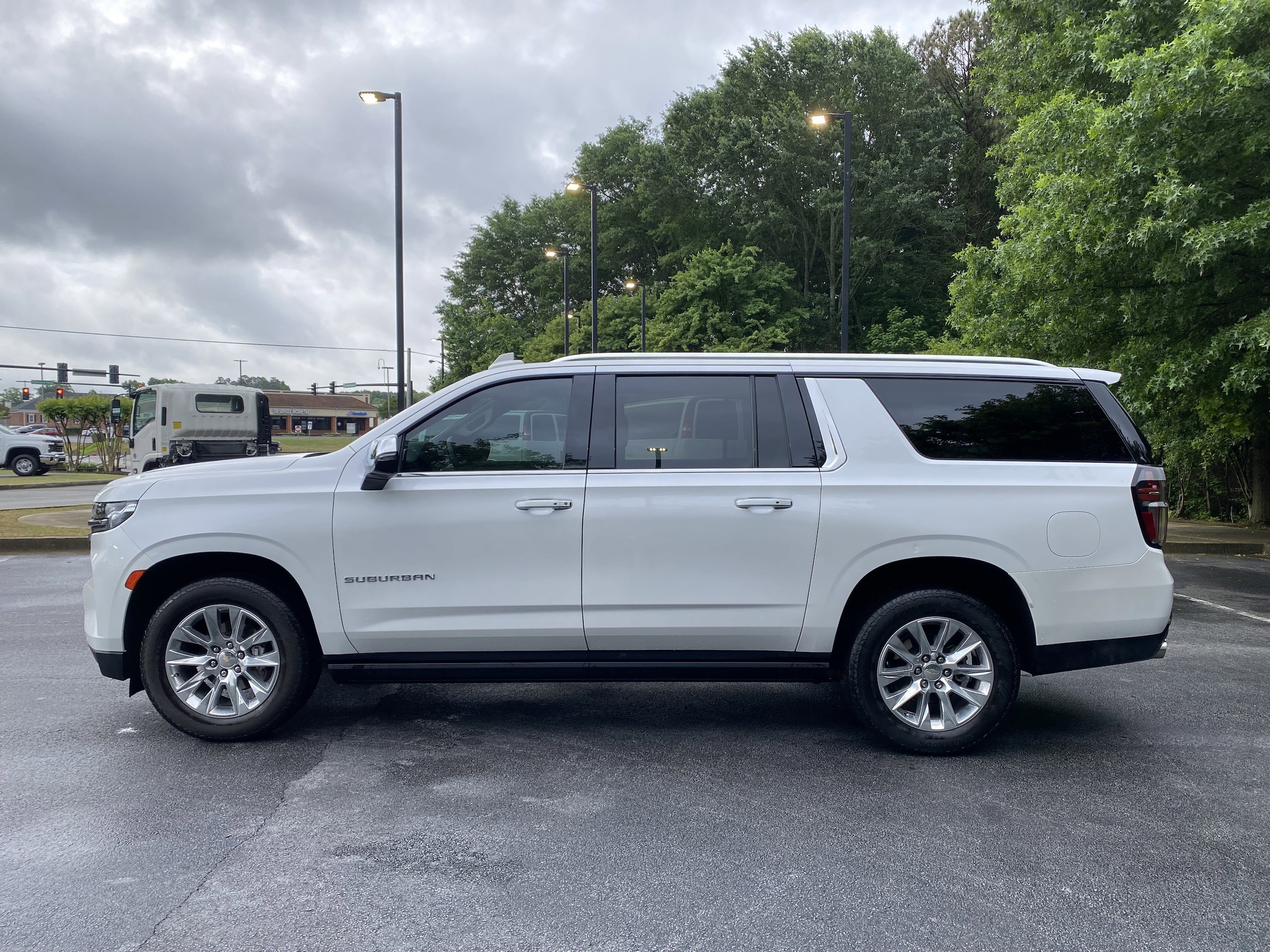 2023 Chevrolet Suburban Premier photo 6