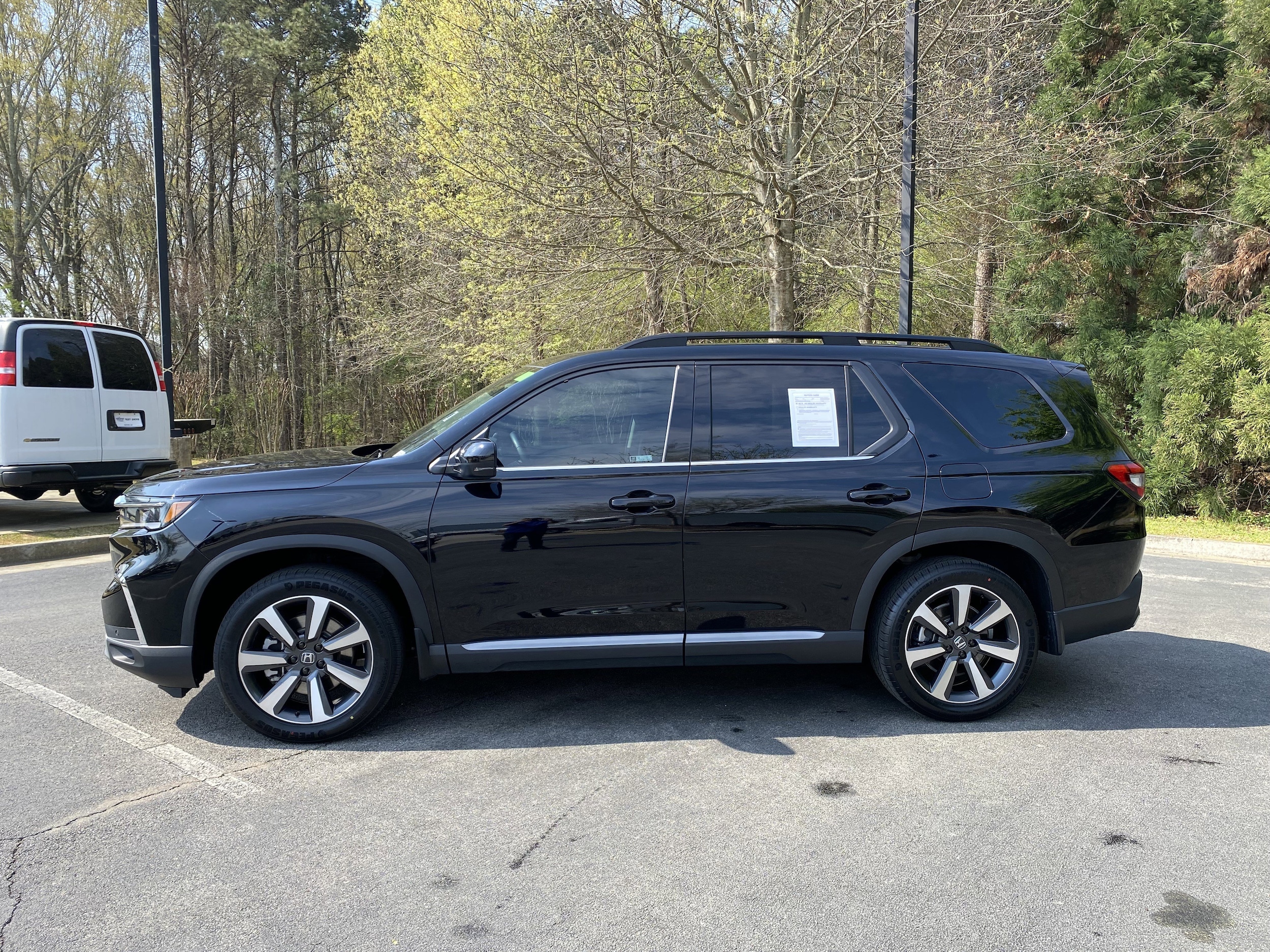 2024 Honda Pilot Touring photo 4