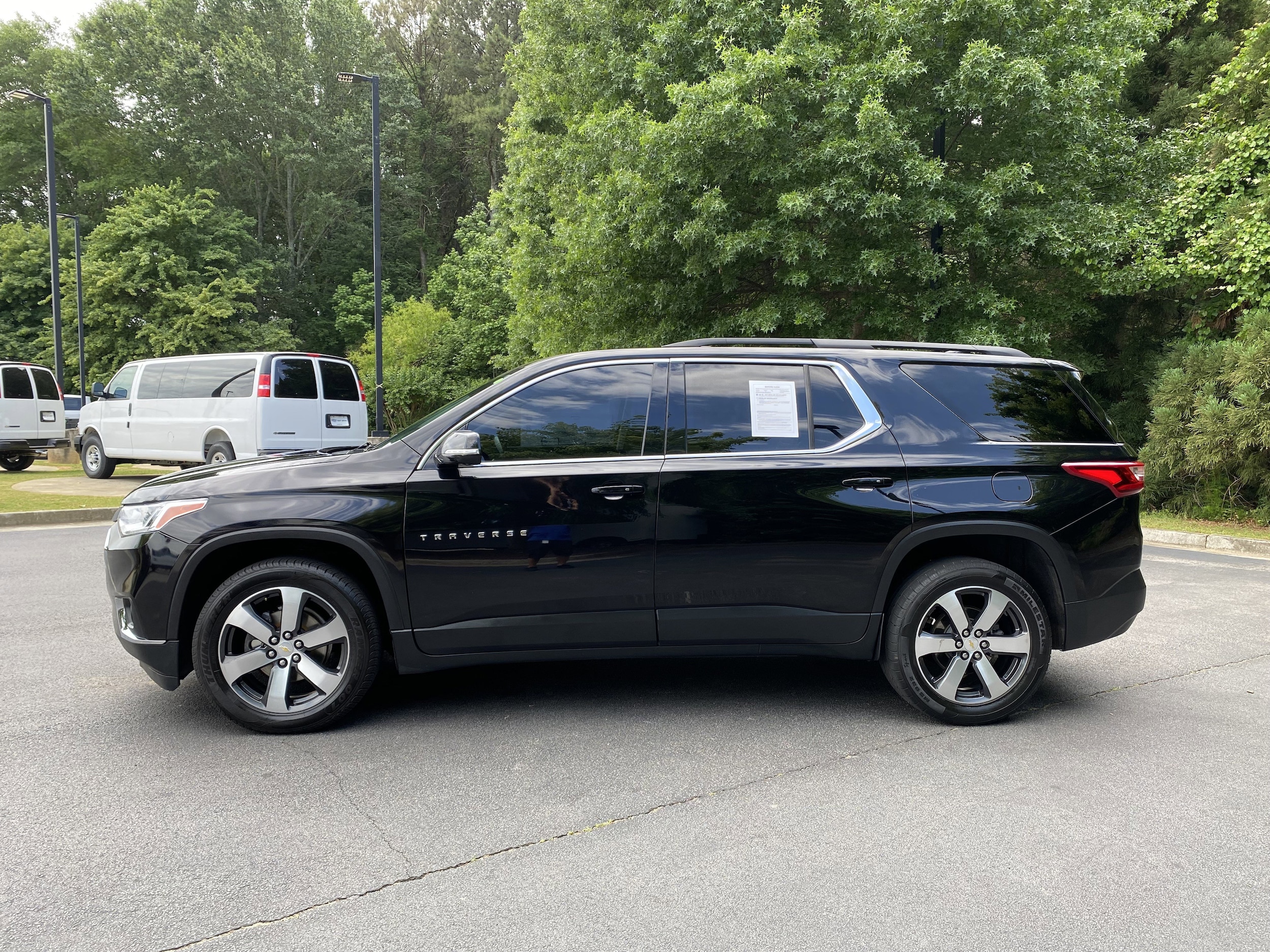 2020 Chevrolet Traverse LT Leather photo 5