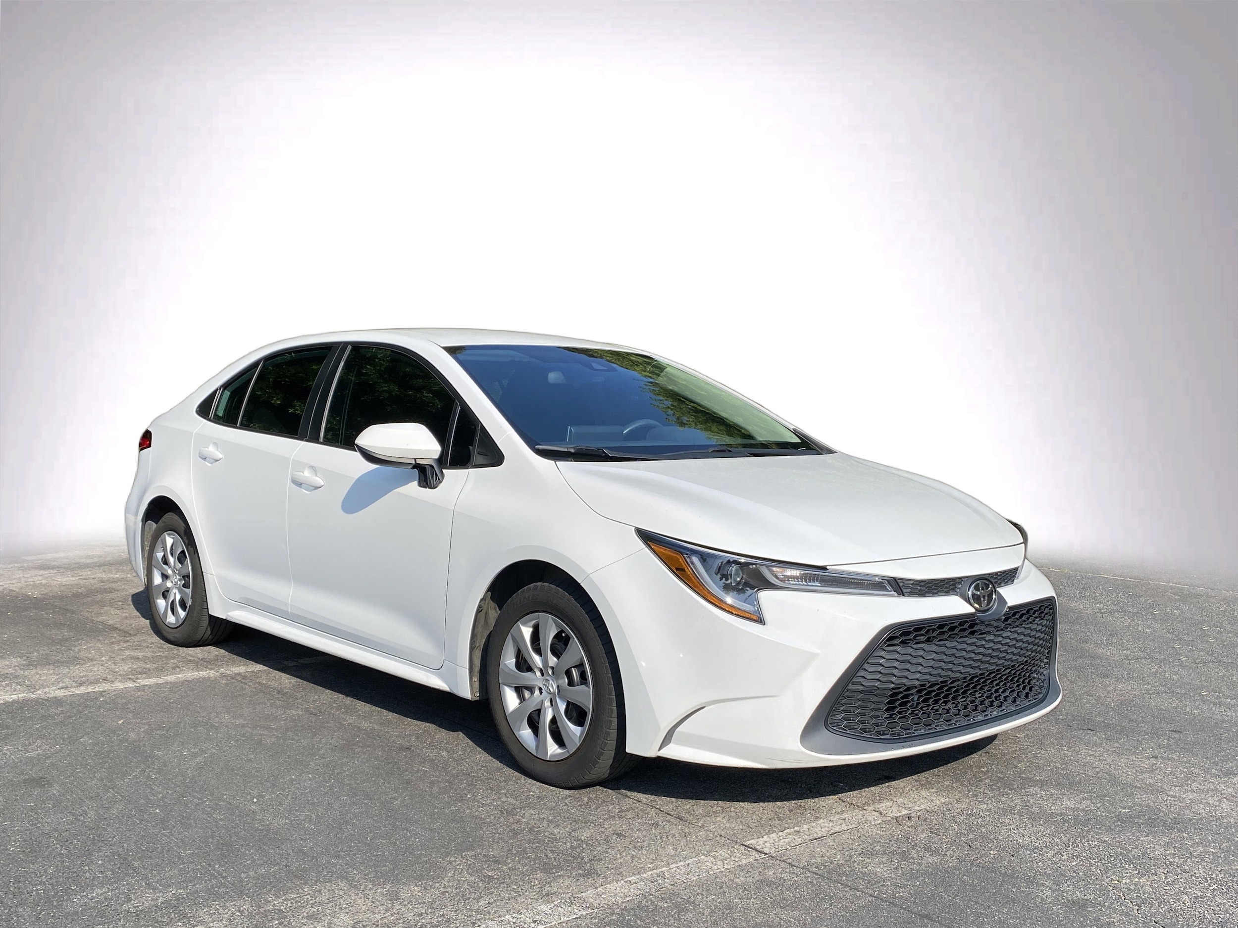 2021 Toyota Corolla LE photo 2