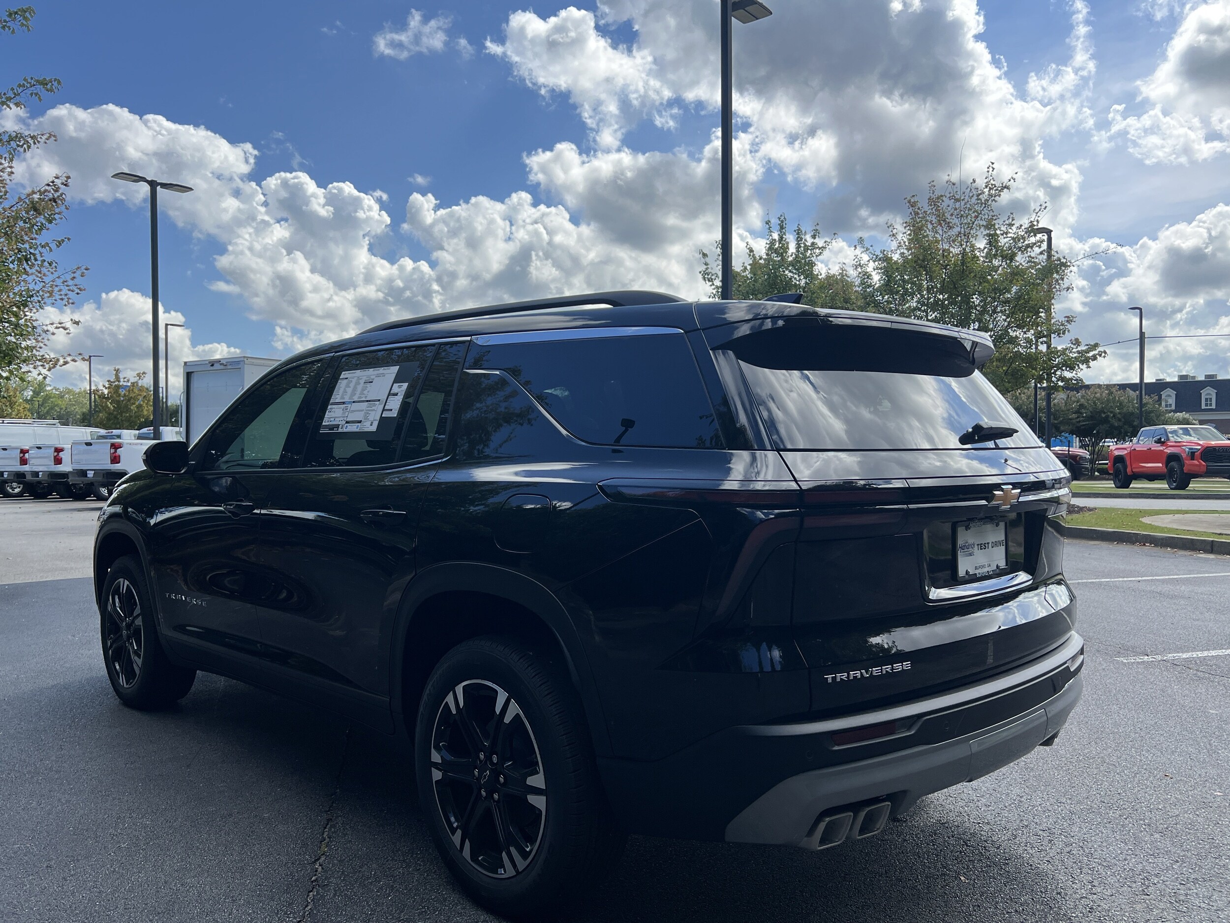2027 Chevrolet Traverse FWD LT
