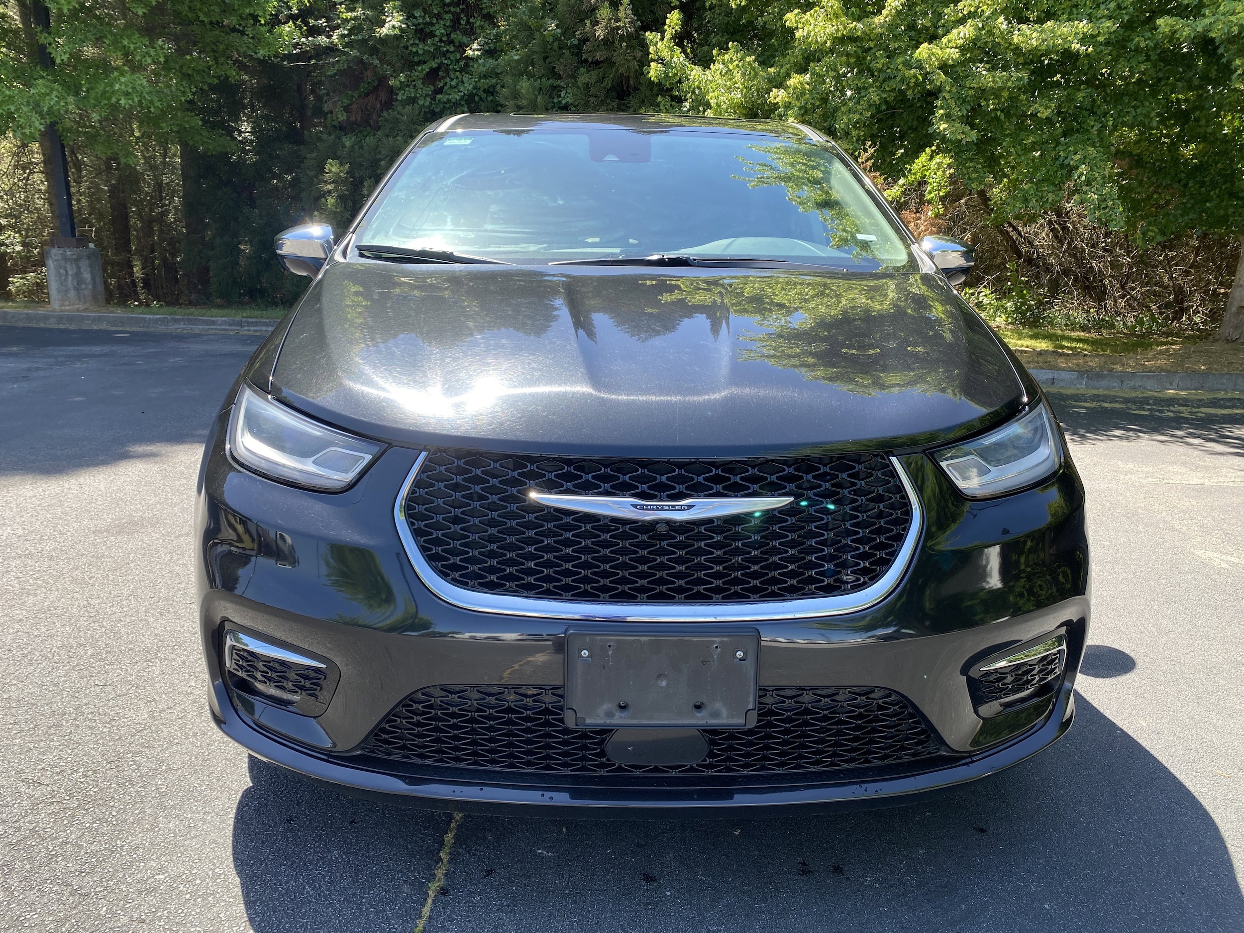 2023 Chrysler Pacifica Hybrid Limited photo 3