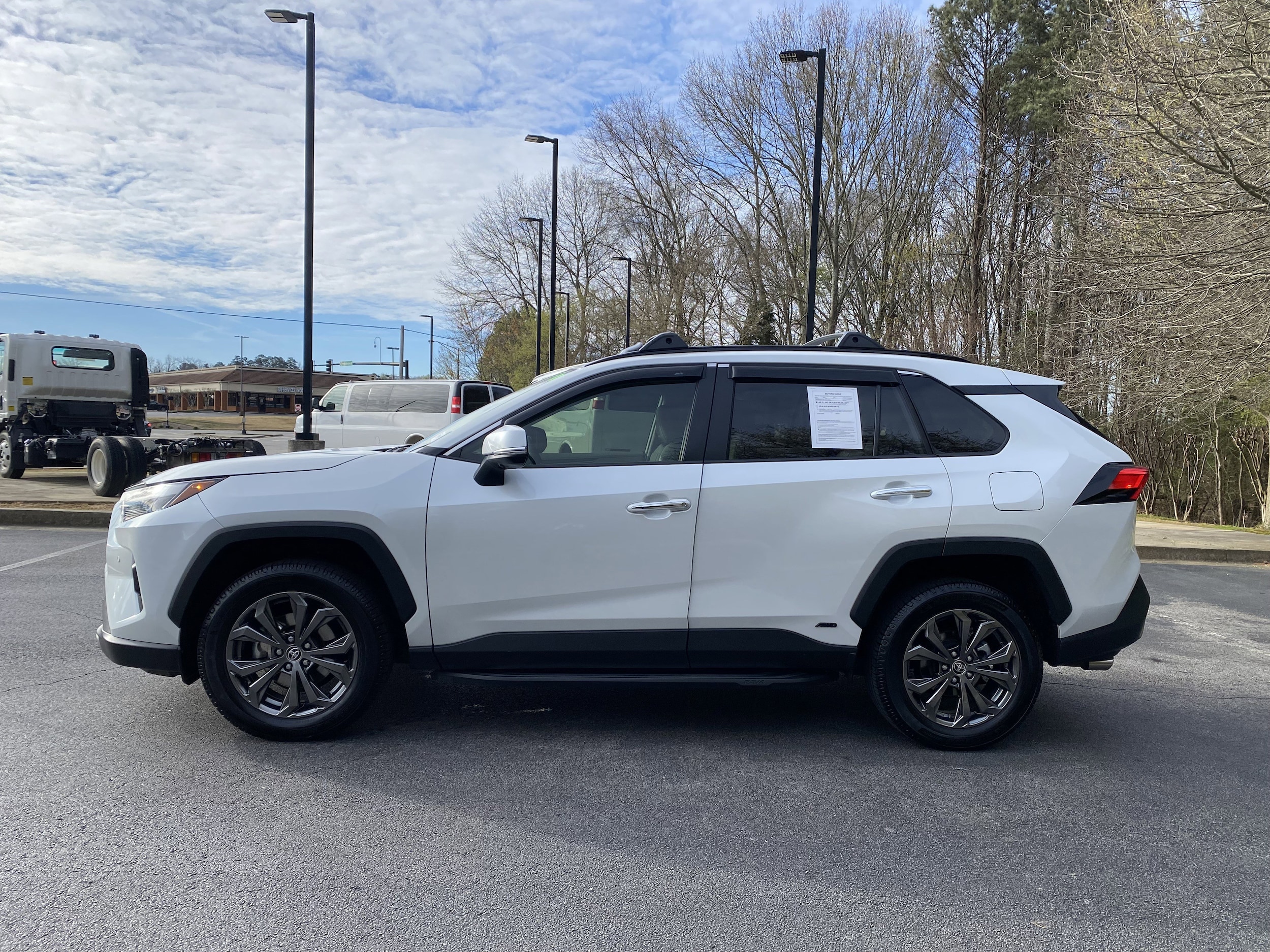 2024 Toyota RAV4 Hybrid Limited photo 4