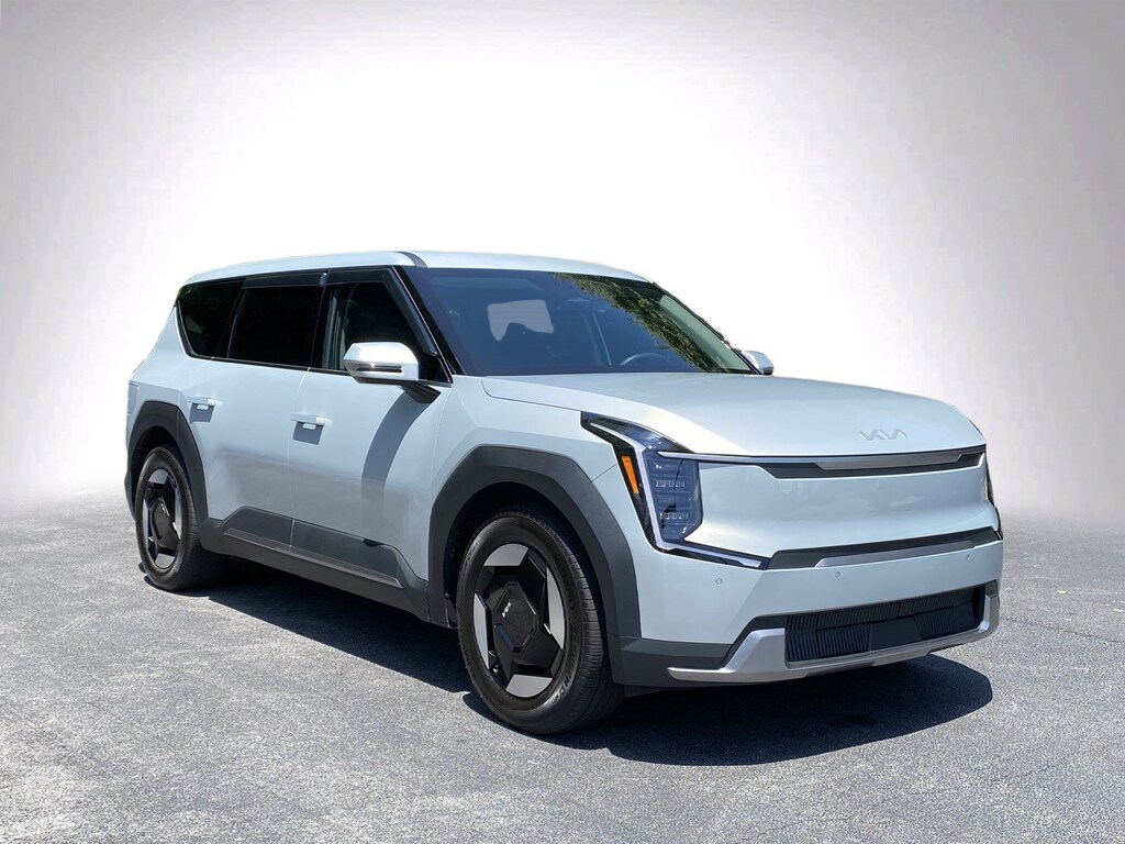 Used 2026 Kia EV9 Light Long Range SUV