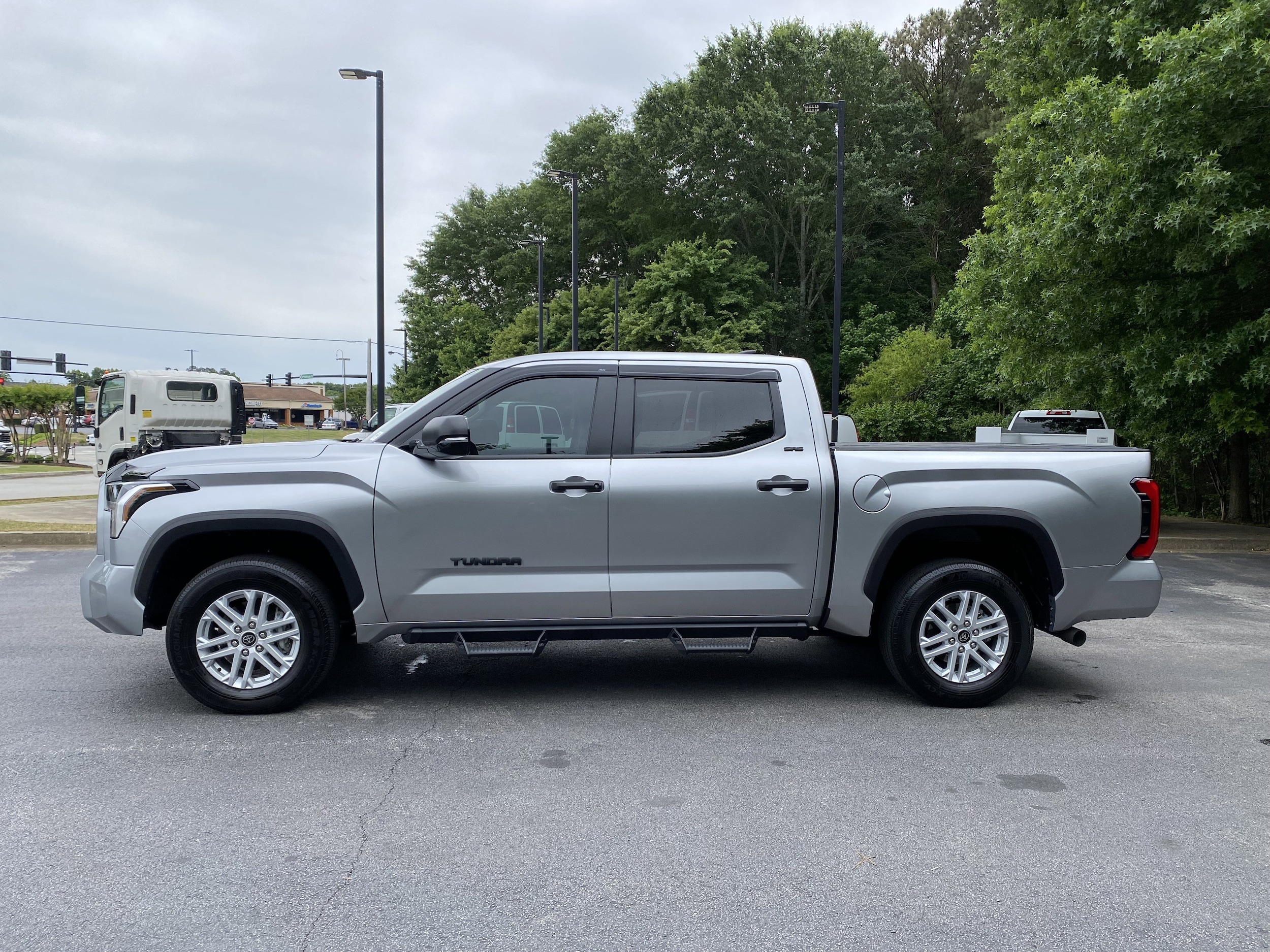 2024 Toyota Tundra 4WD SR5 photo 4