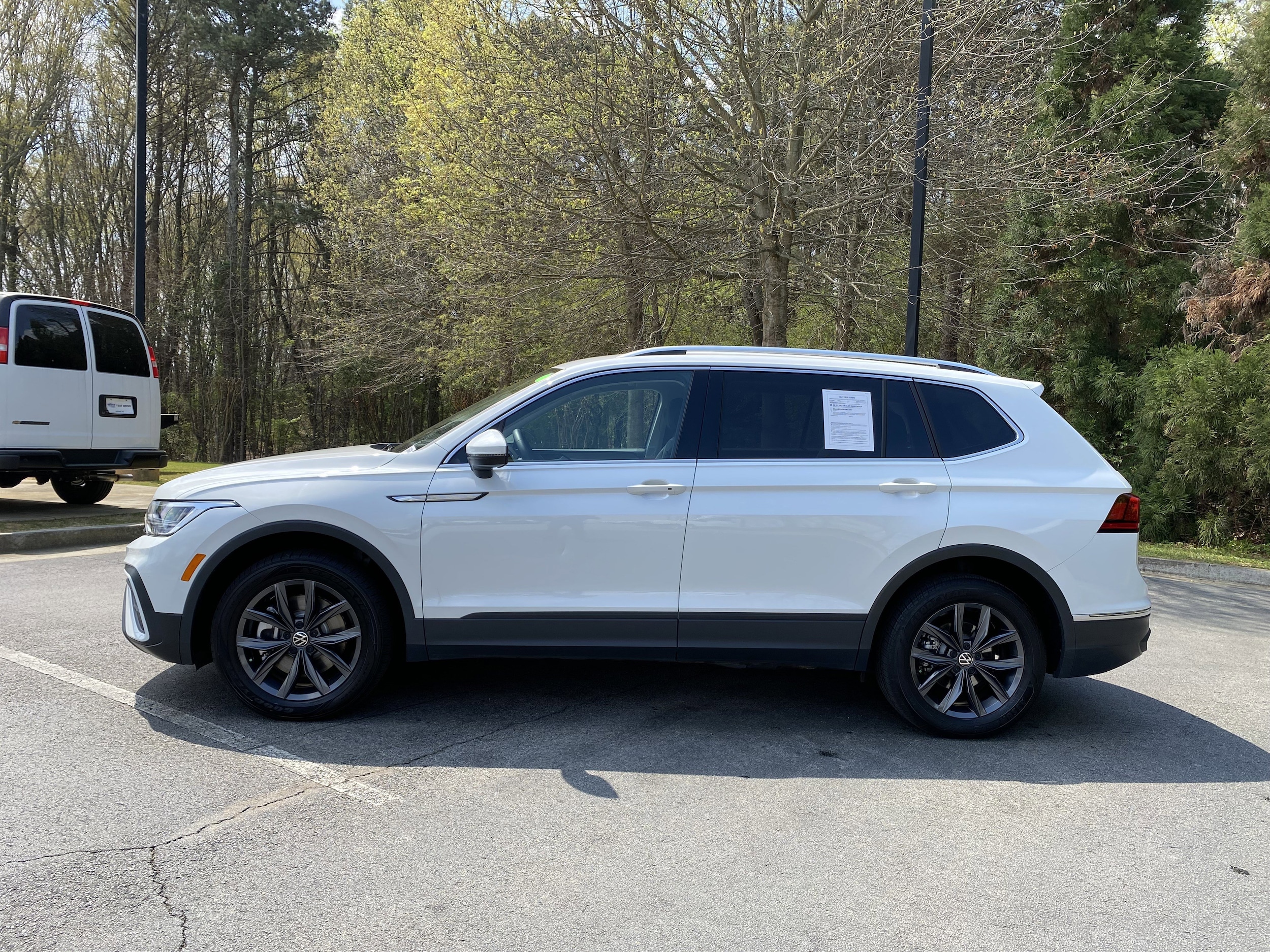 2023 Volkswagen Tiguan SE photo 5