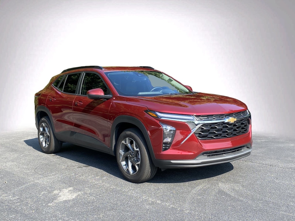 Used 2025 Chevrolet Trax LT SUV