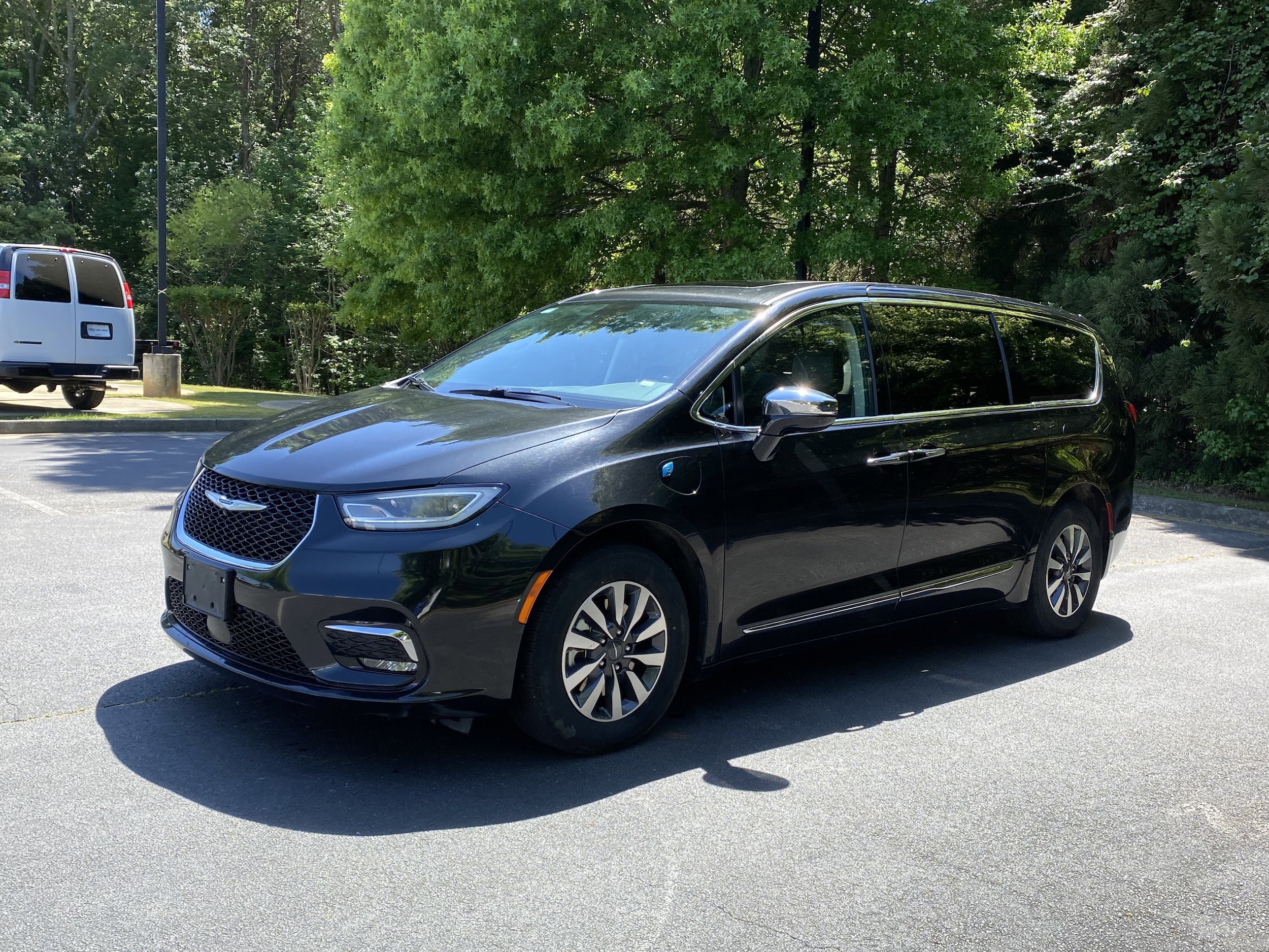 2023 Chrysler Pacifica Hybrid Limited photo 5