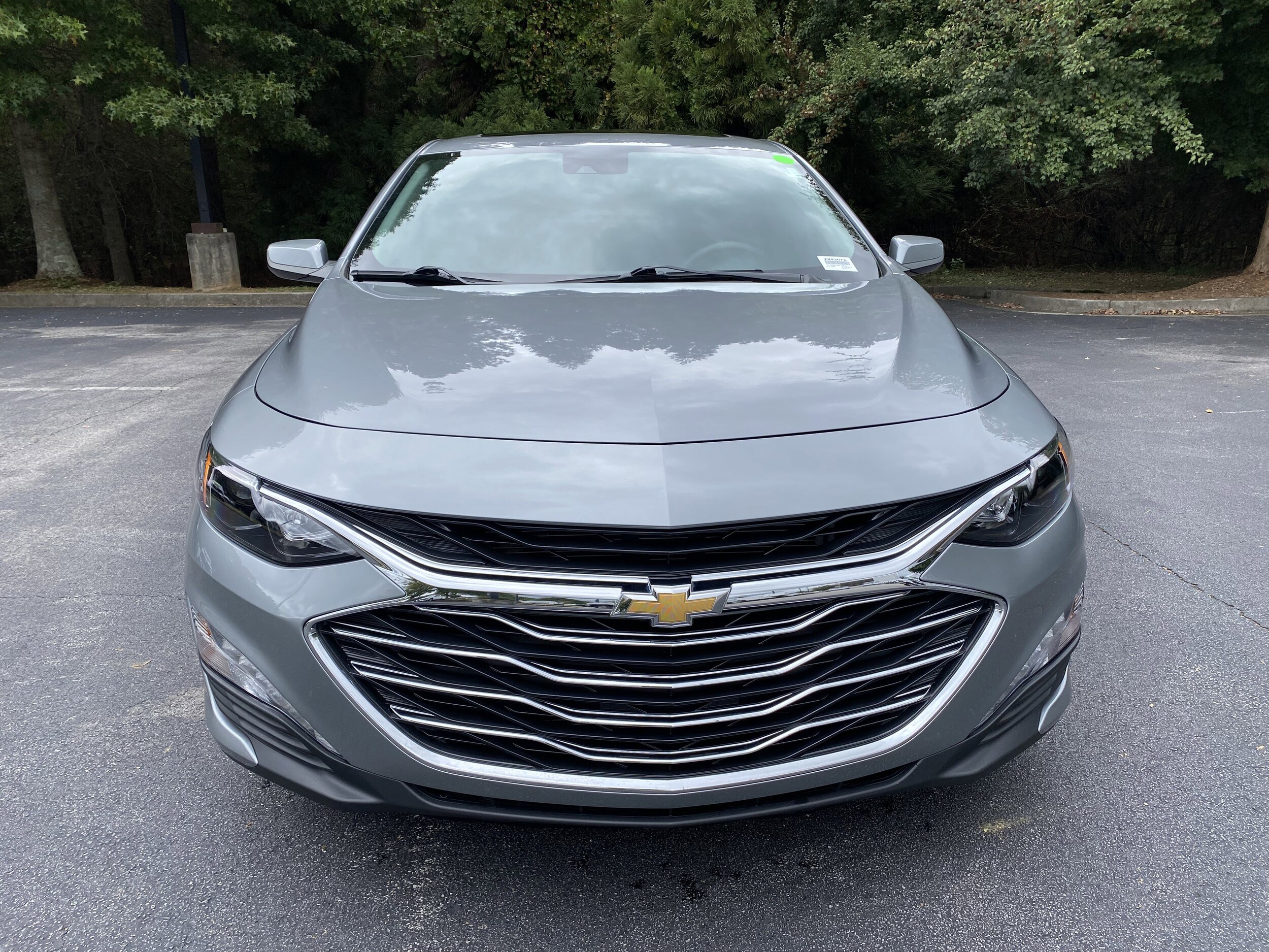 2024 Chevrolet Malibu 1LT photo 2