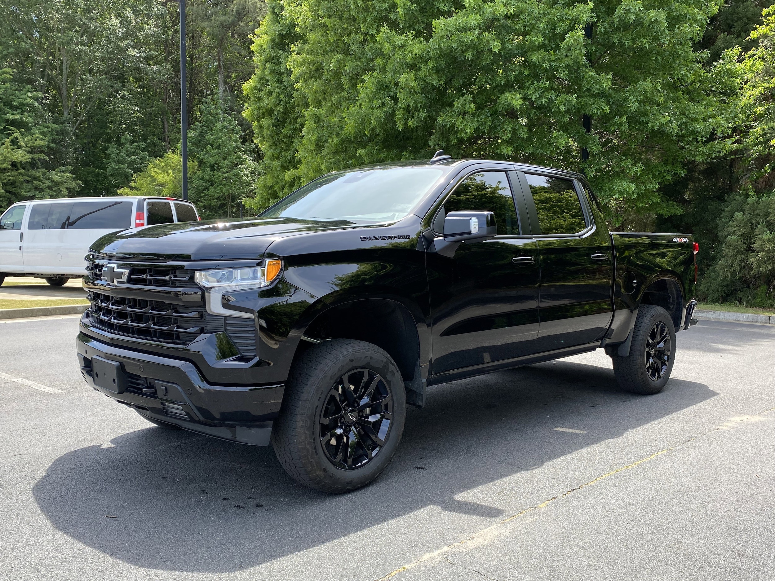 2024 Chevrolet Silverado 1500 RST photo 4