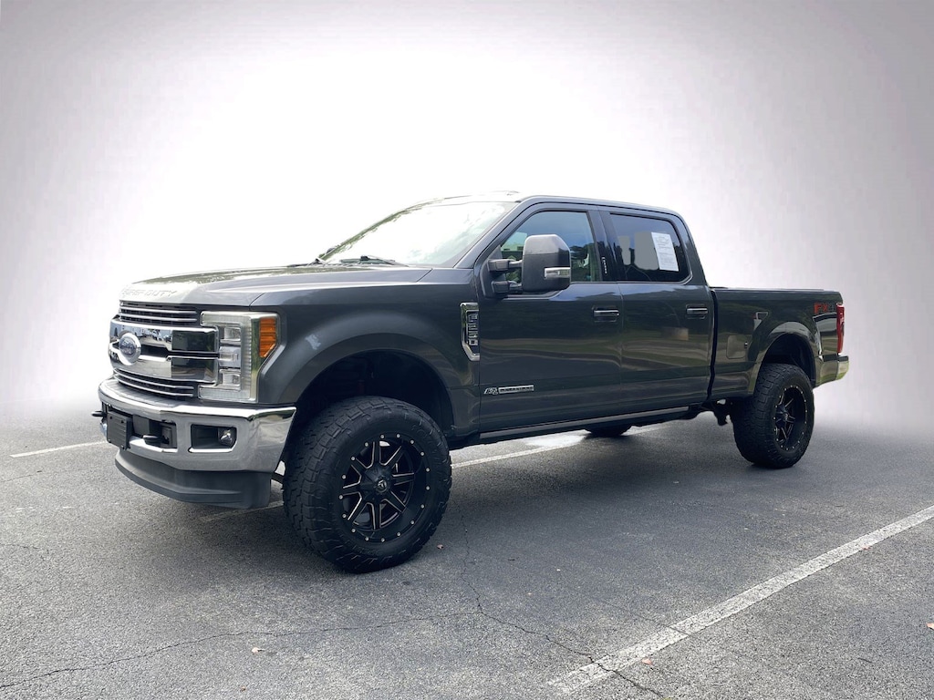 Used 2017 Ford Super Duty F-250 SRW Lariat Pickup