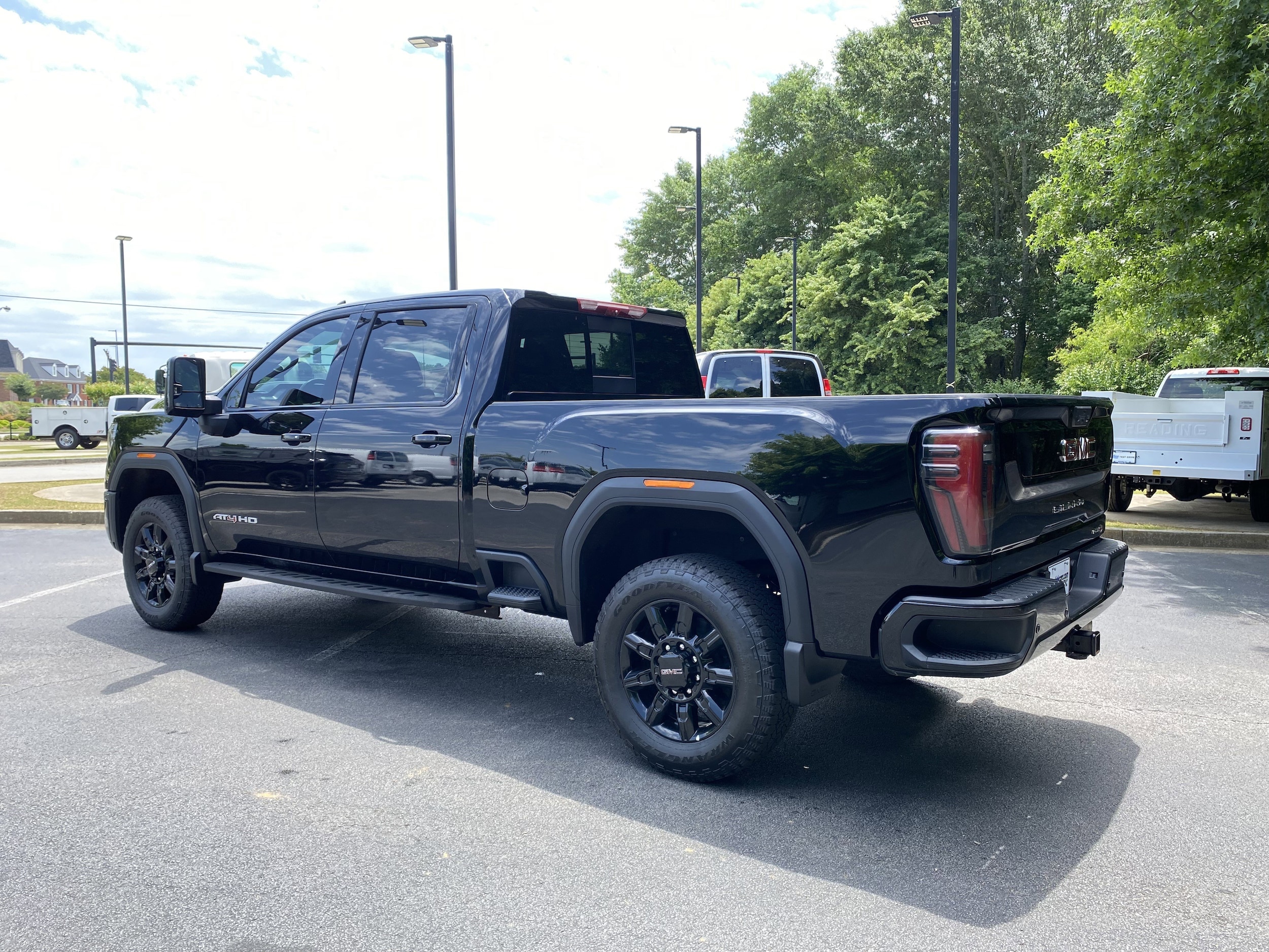2025 GMC Sierra 2500HD AT4 photo 5