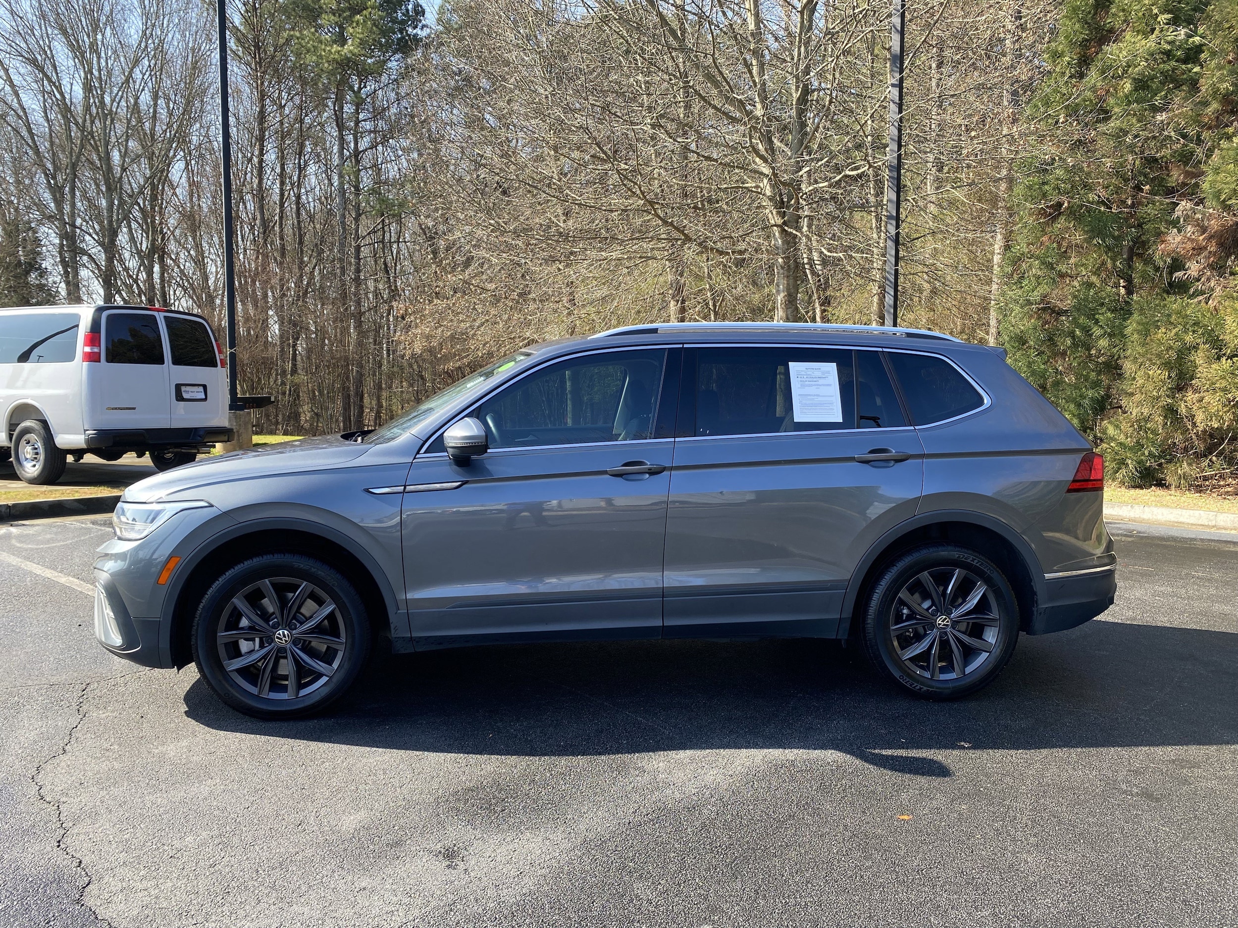 2022 Volkswagen Tiguan SE photo 5