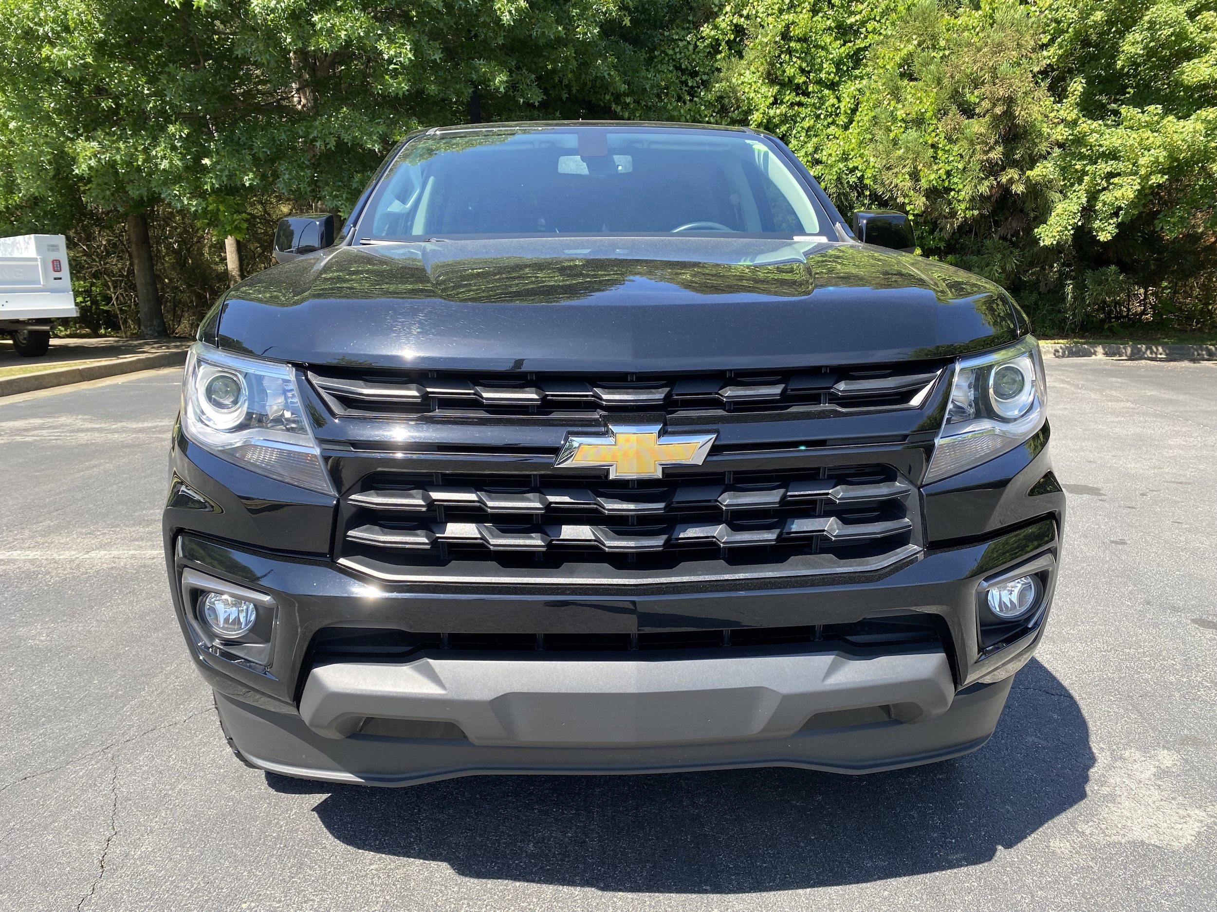 2022 Chevrolet Colorado 2WD LT photo 2