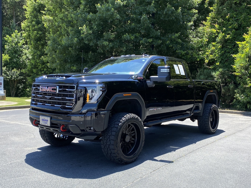 Used 2025 GMC Sierra 2500HD AT4 Pickup