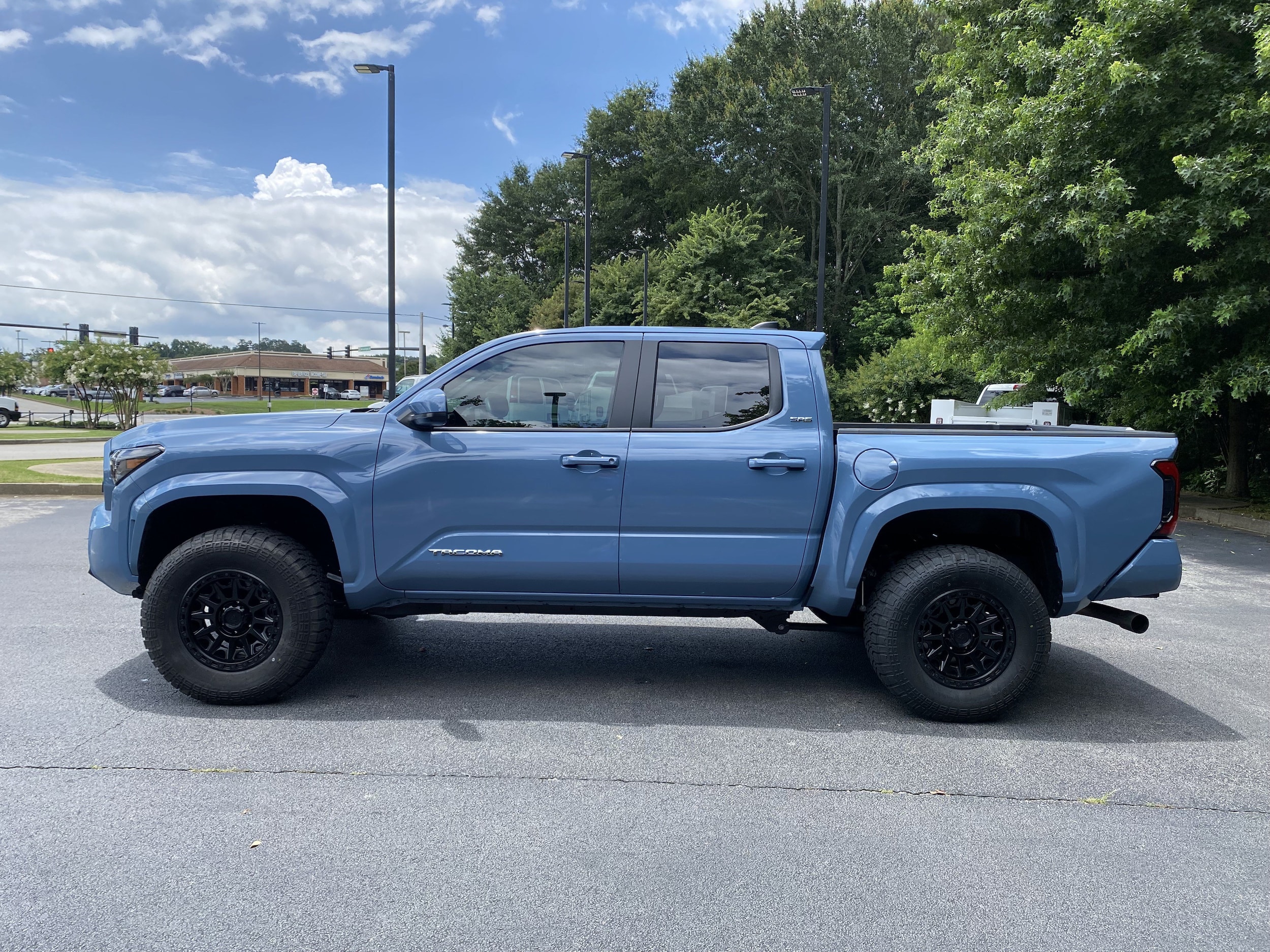 Toyota Tacoma 2WD SR5