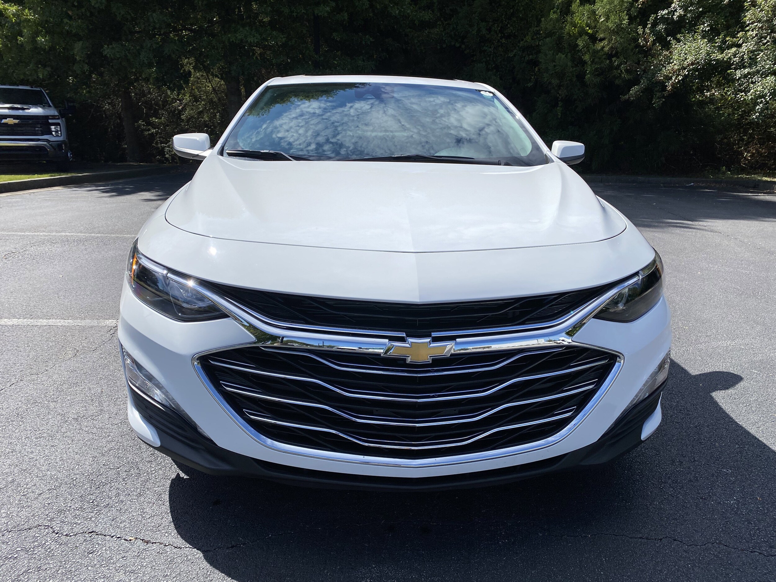 2025 Chevrolet Malibu 1LT photo 2