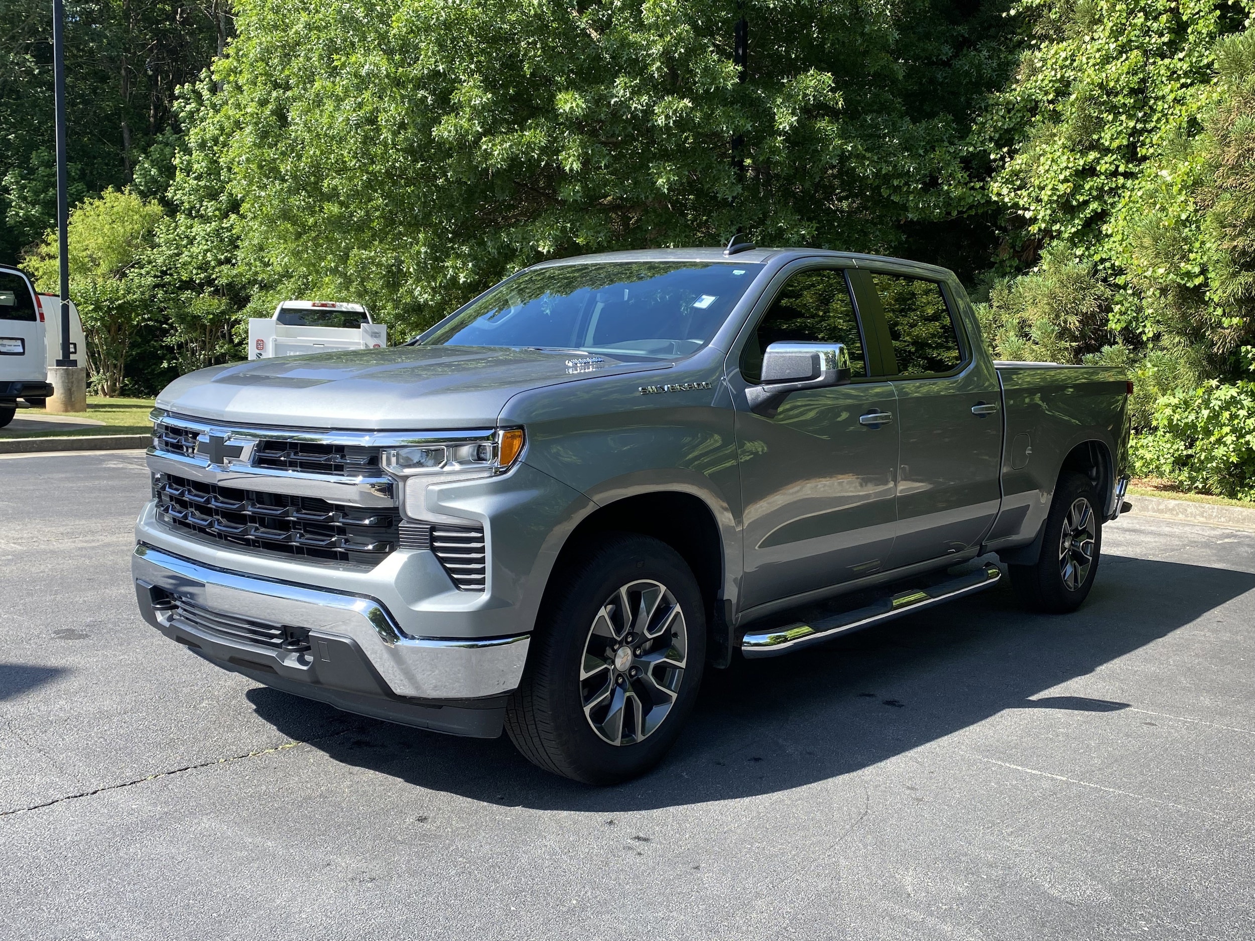2025 Chevrolet Silverado 1500 LT photo 5