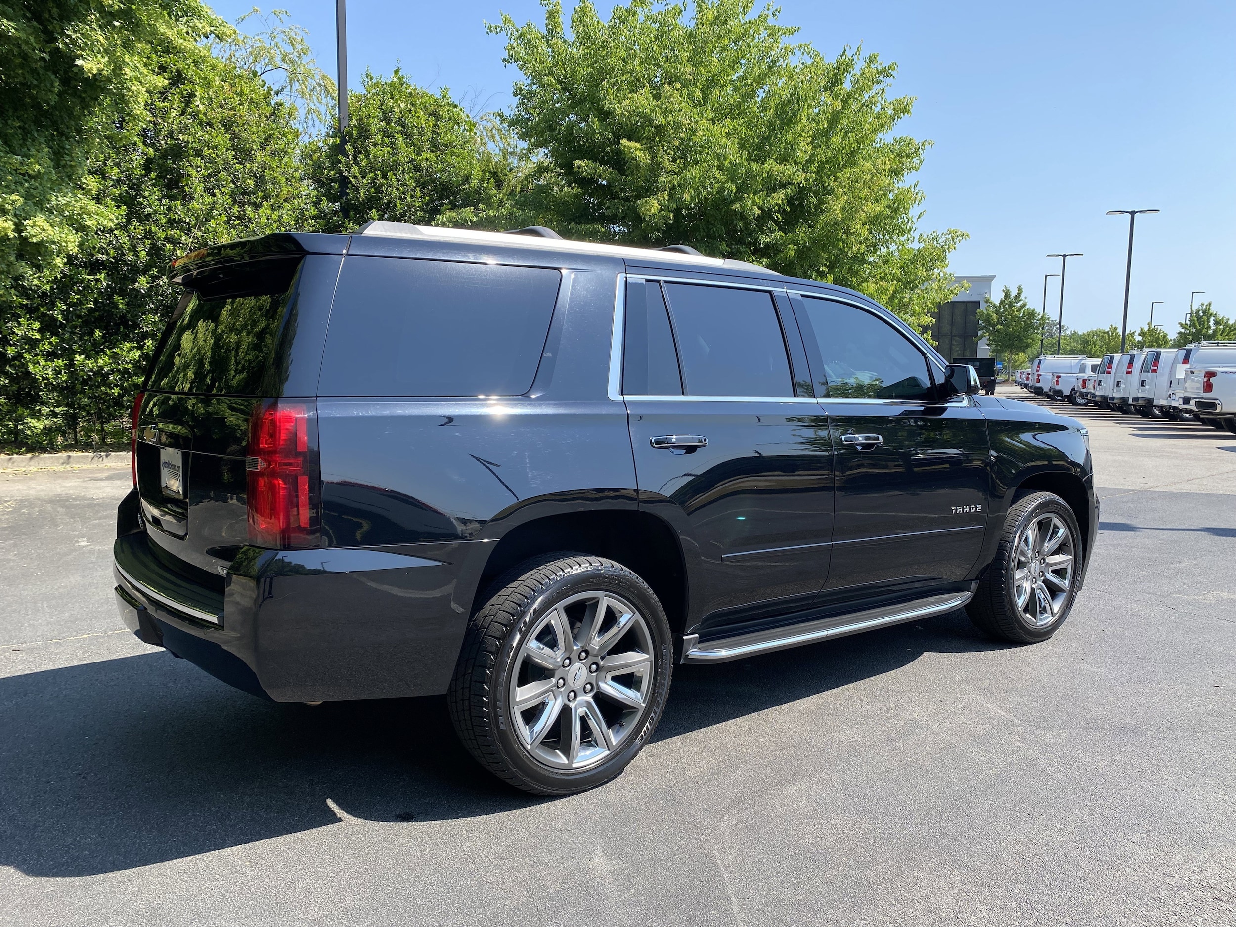 2018 Chevrolet Tahoe Premier photo 3