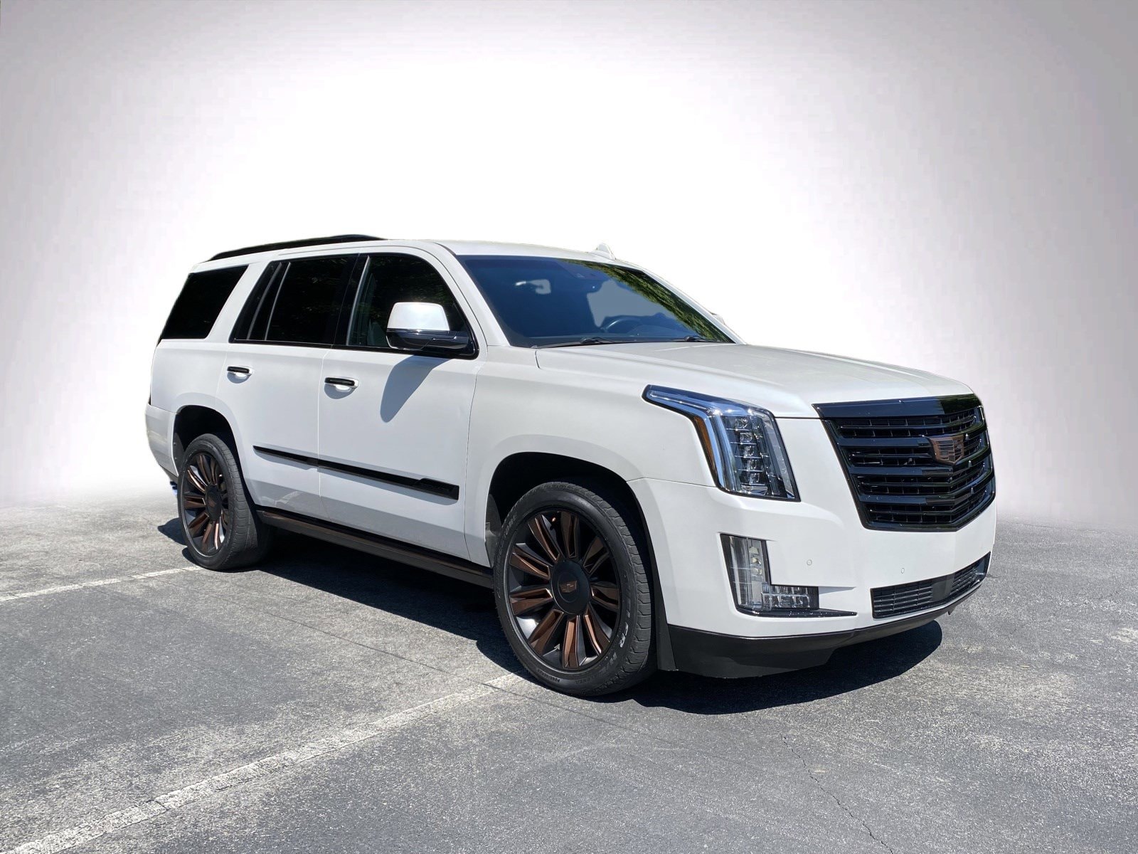 2016 CADILLAC Escalade Platinum photo 2