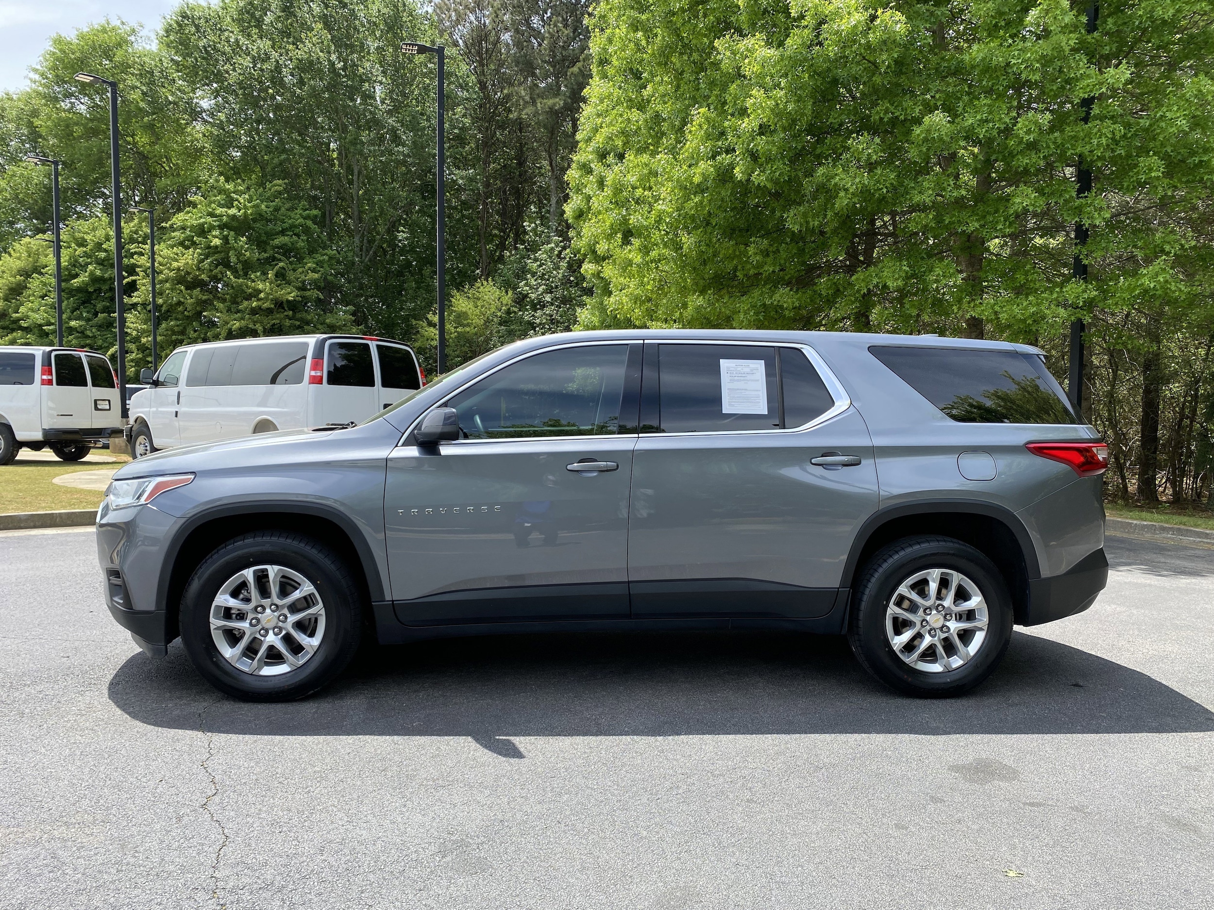2021 Chevrolet Traverse LS photo 5