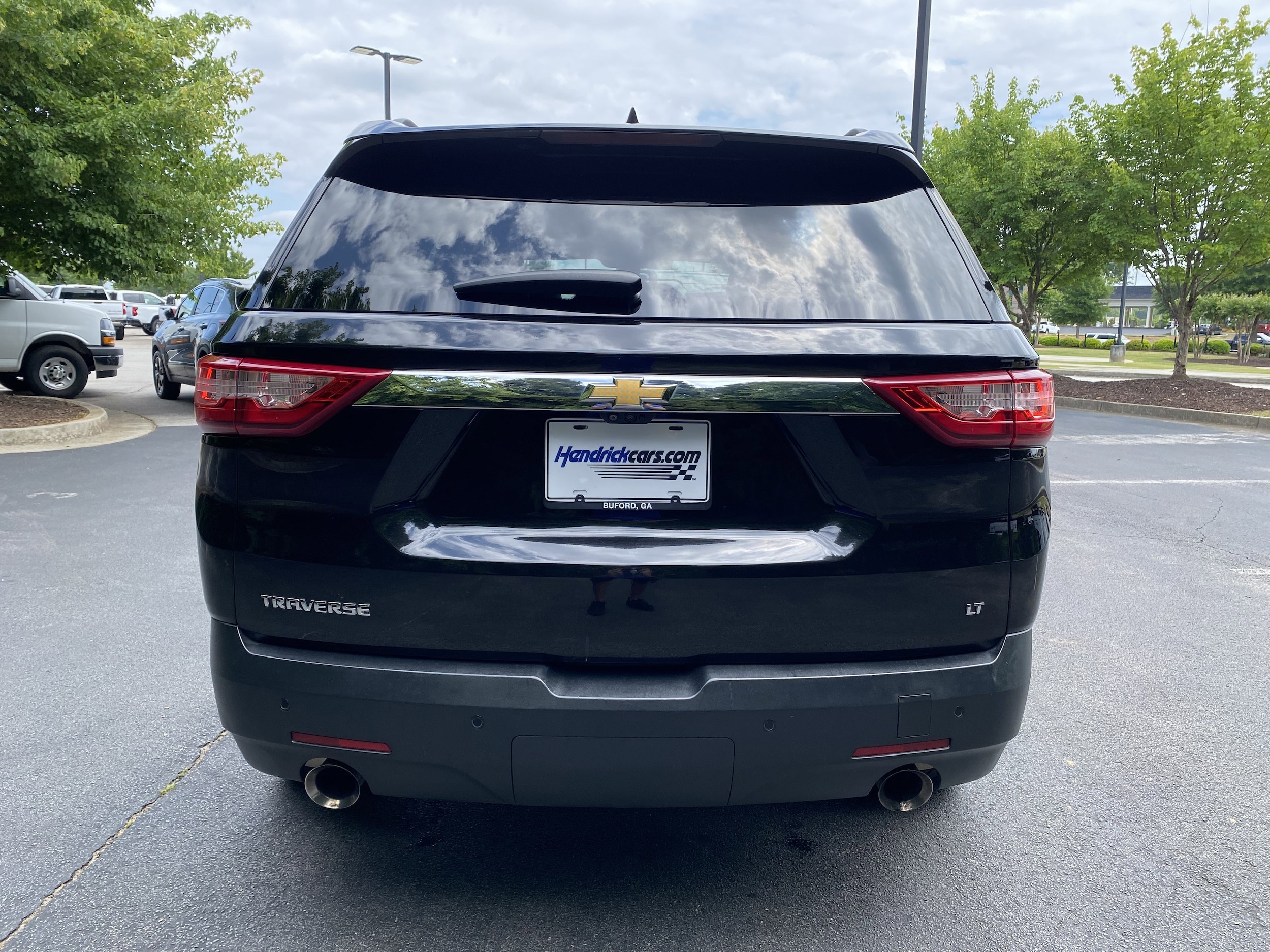 2020 Chevrolet Traverse LT Leather photo 3
