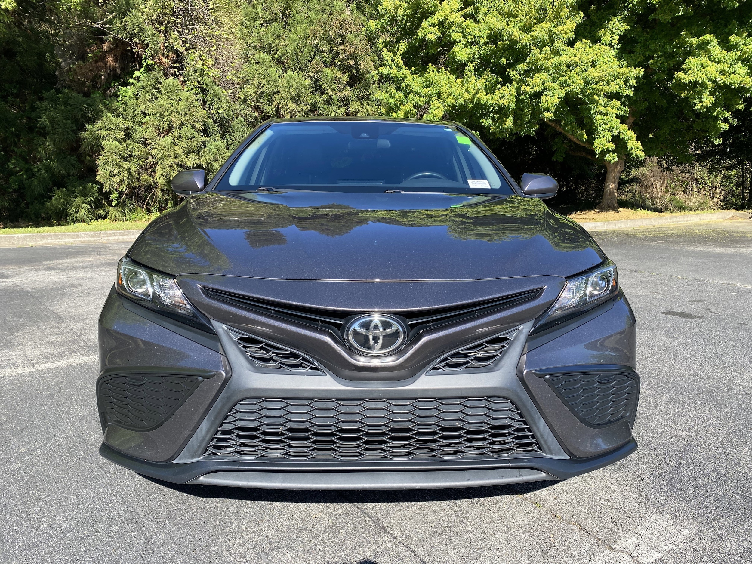 2021 Toyota Camry SE photo 2