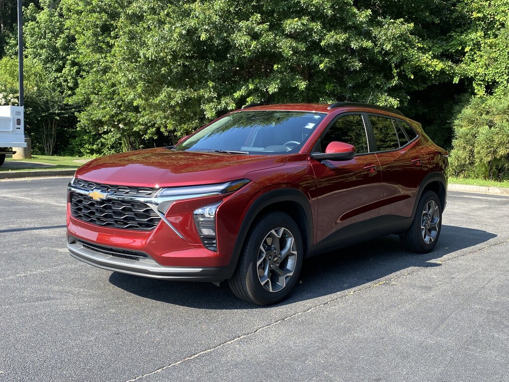 Used 2025 Chevrolet Trax LT SUV