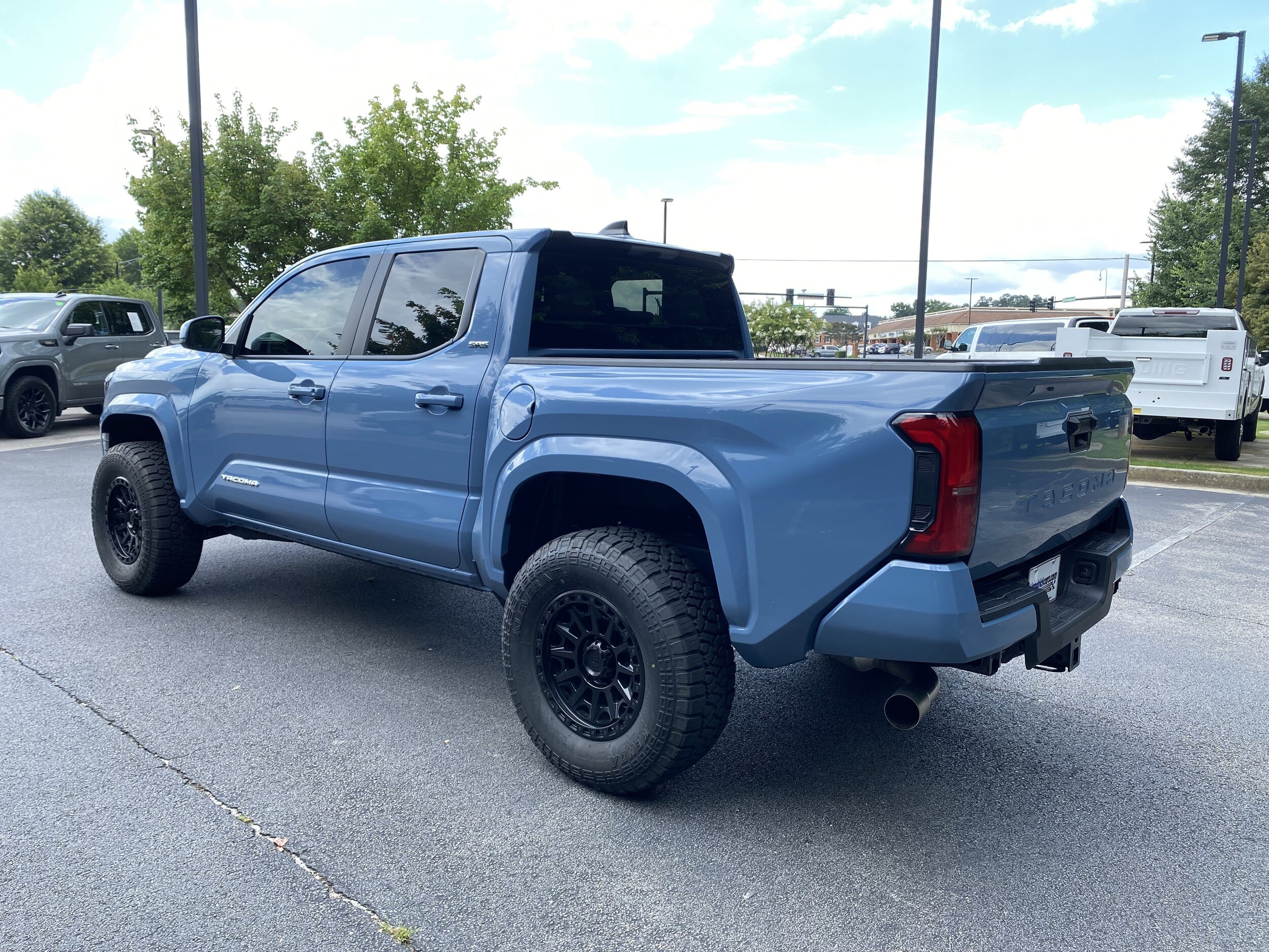 Toyota Tacoma 2WD SR5