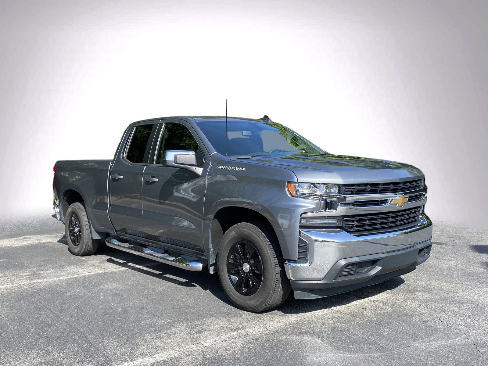 2020 Chevrolet Silverado 1500 LT photo 2