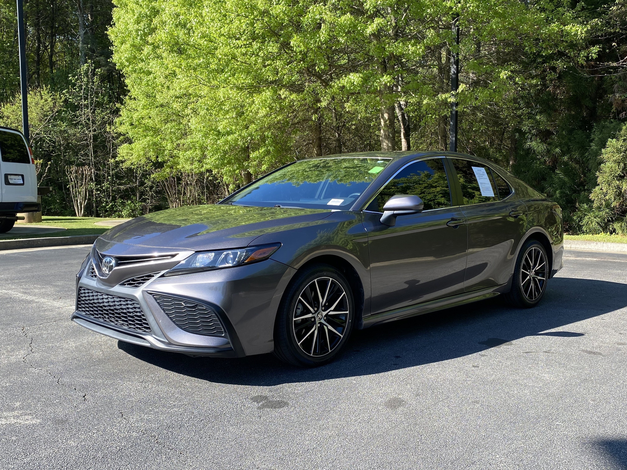 2021 Toyota Camry SE photo 4